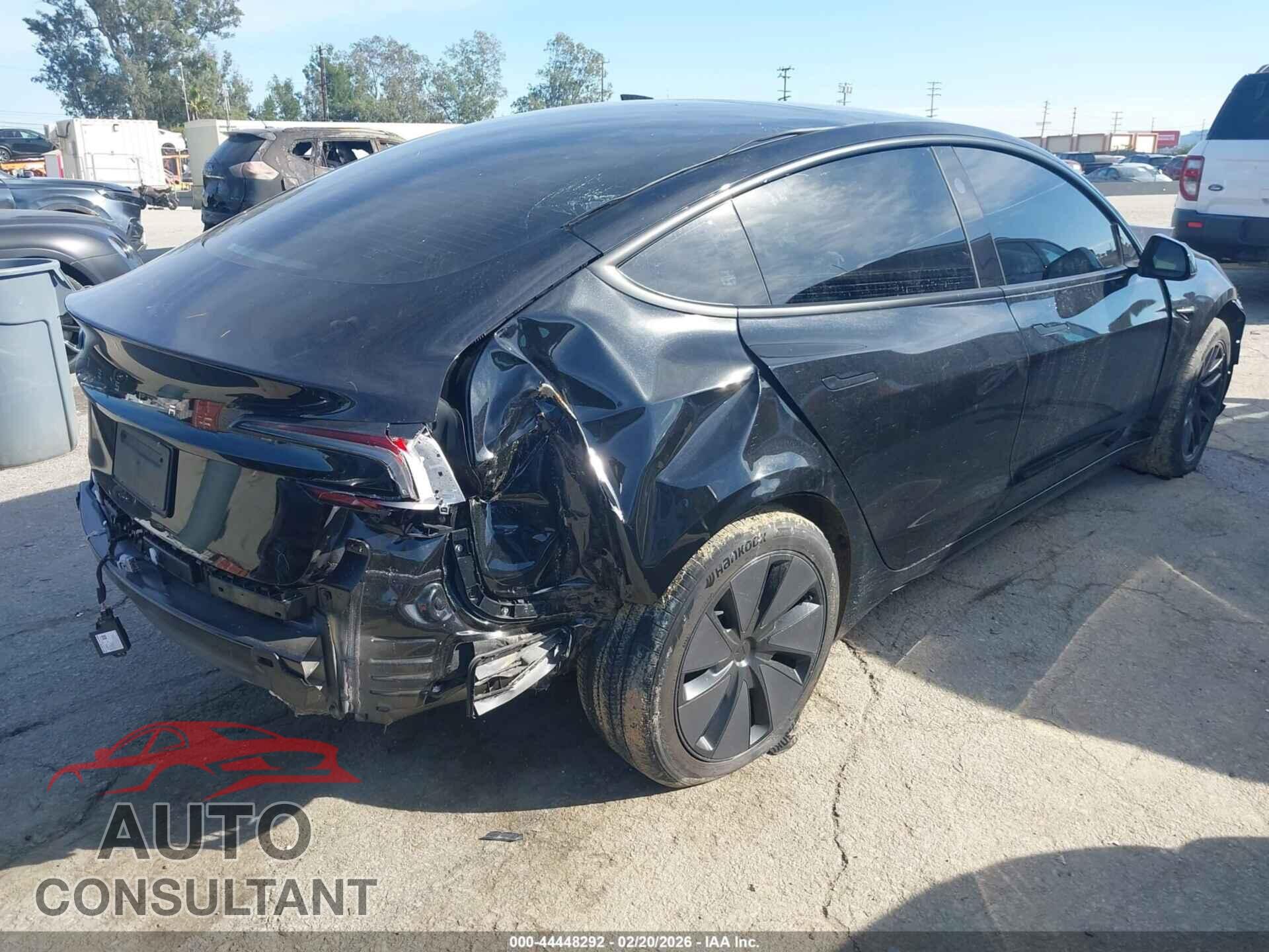 TESLA MODEL 3 2025 - 5YJ3E1EA8SF046539