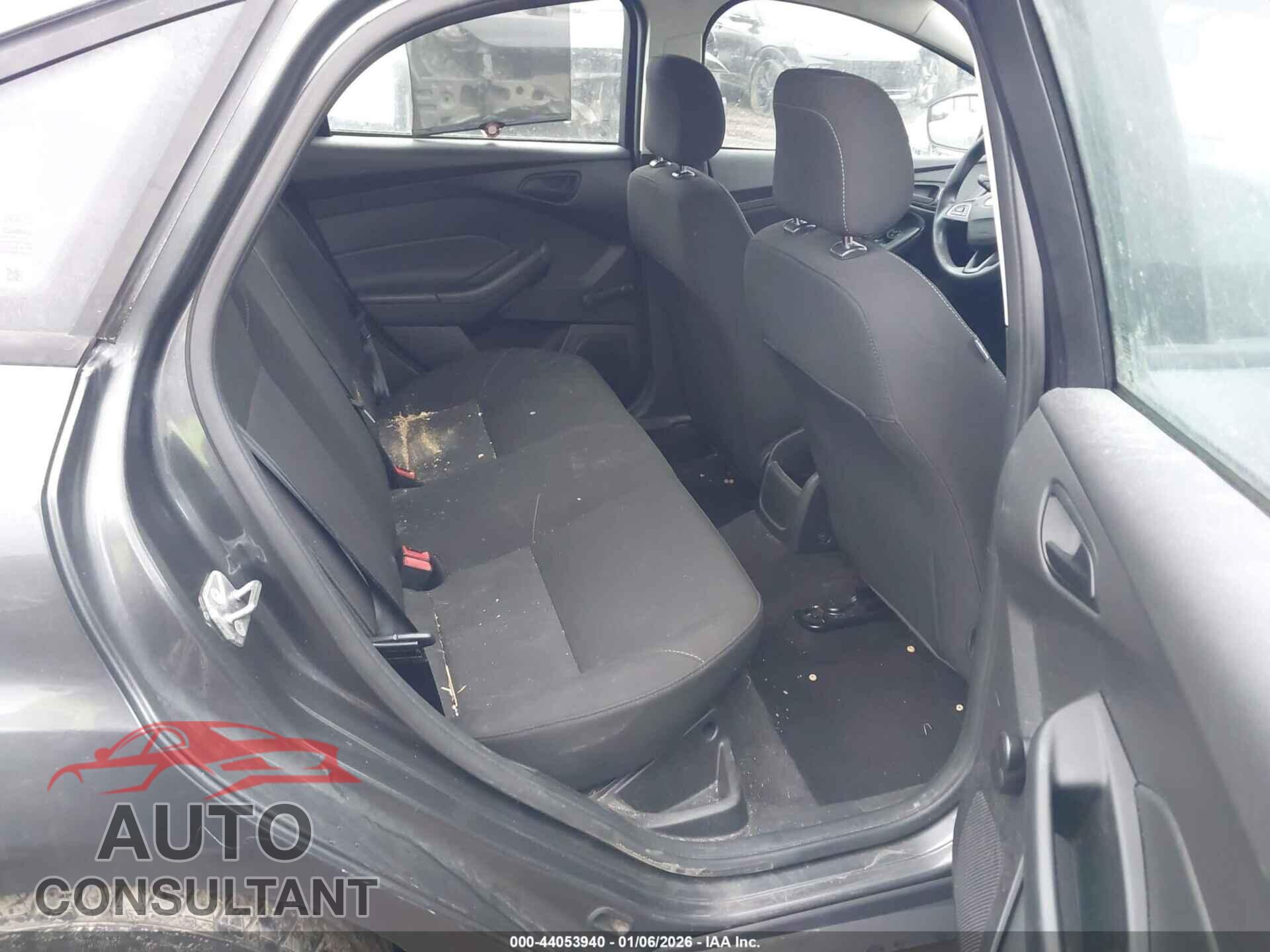 FORD FOCUS 2017 - 1FADP3E23HL328182
