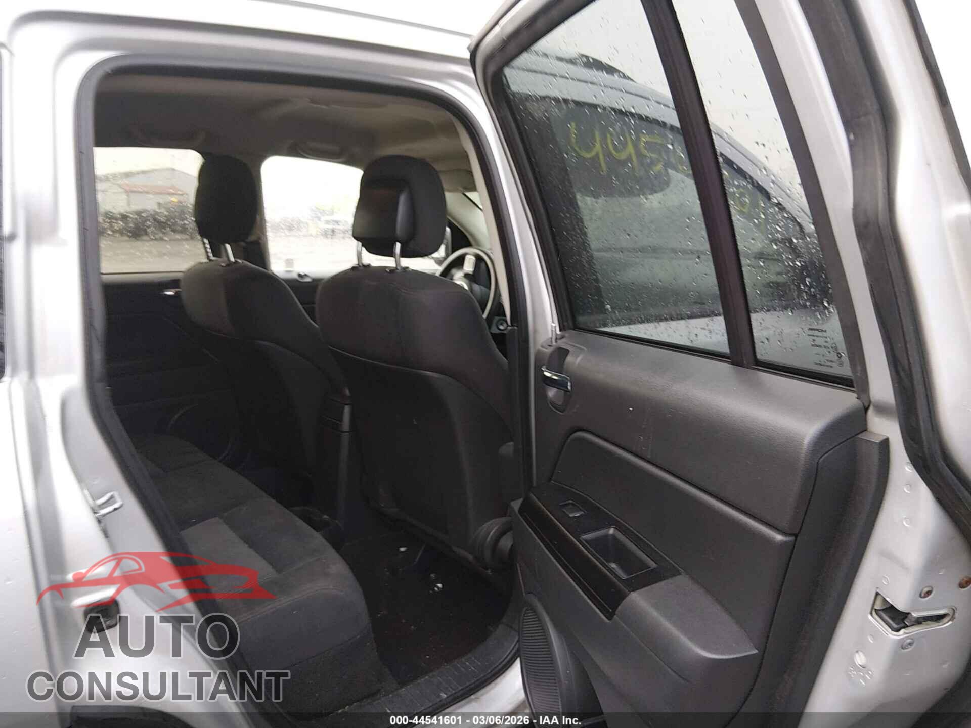 JEEP COMPASS 2011 - 1J4NT1FA9BD138564