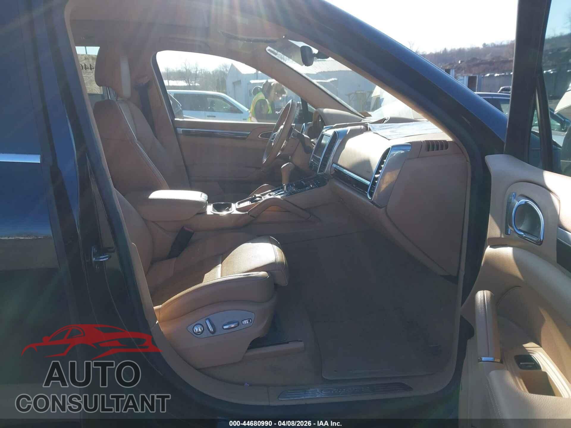 PORSCHE CAYENNE 2016 - WP1AA2A22GLA11487
