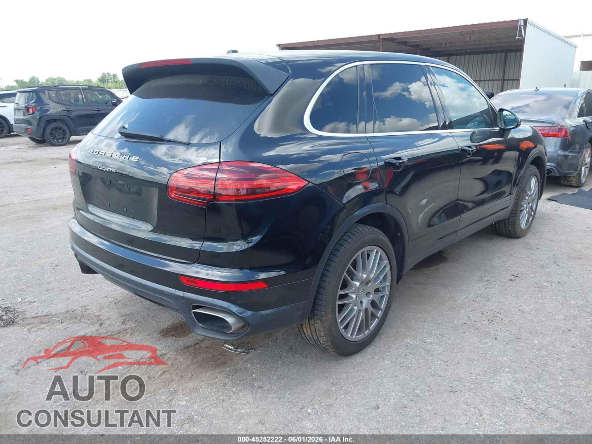 PORSCHE CAYENNE 2018 - WP1AA2A29JKA00497