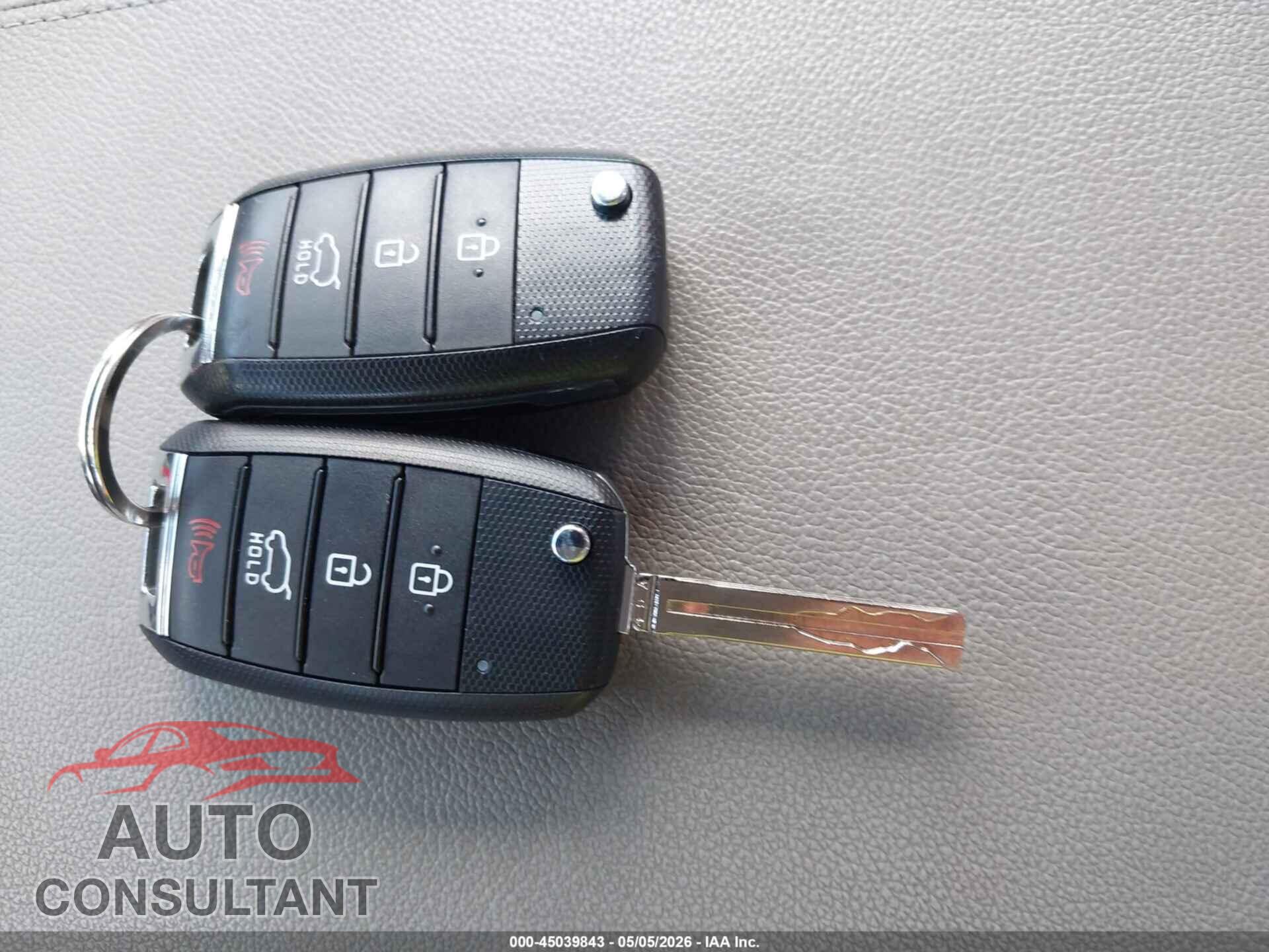 KIA SEDONA 2018 - KNDMA5C14J6374237