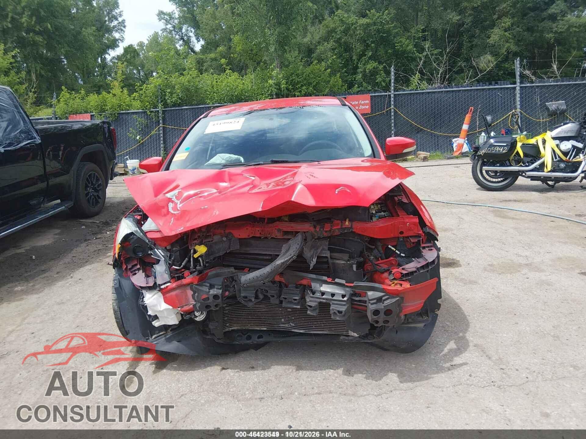 FORD FOCUS 2015 - 1FADP3F20FL241660
