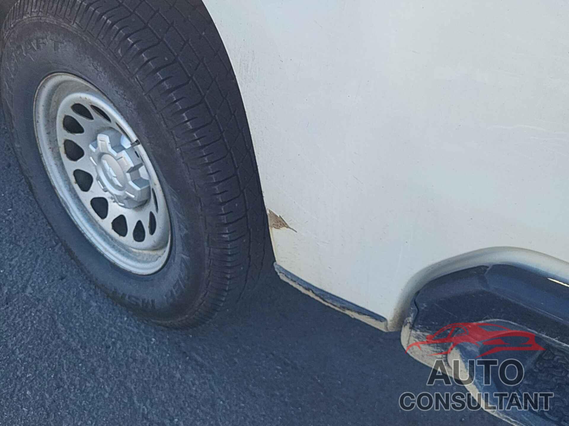 CHEVROLET SILVERADO 1500 2019 - 1GCRYAEF1KZ324026