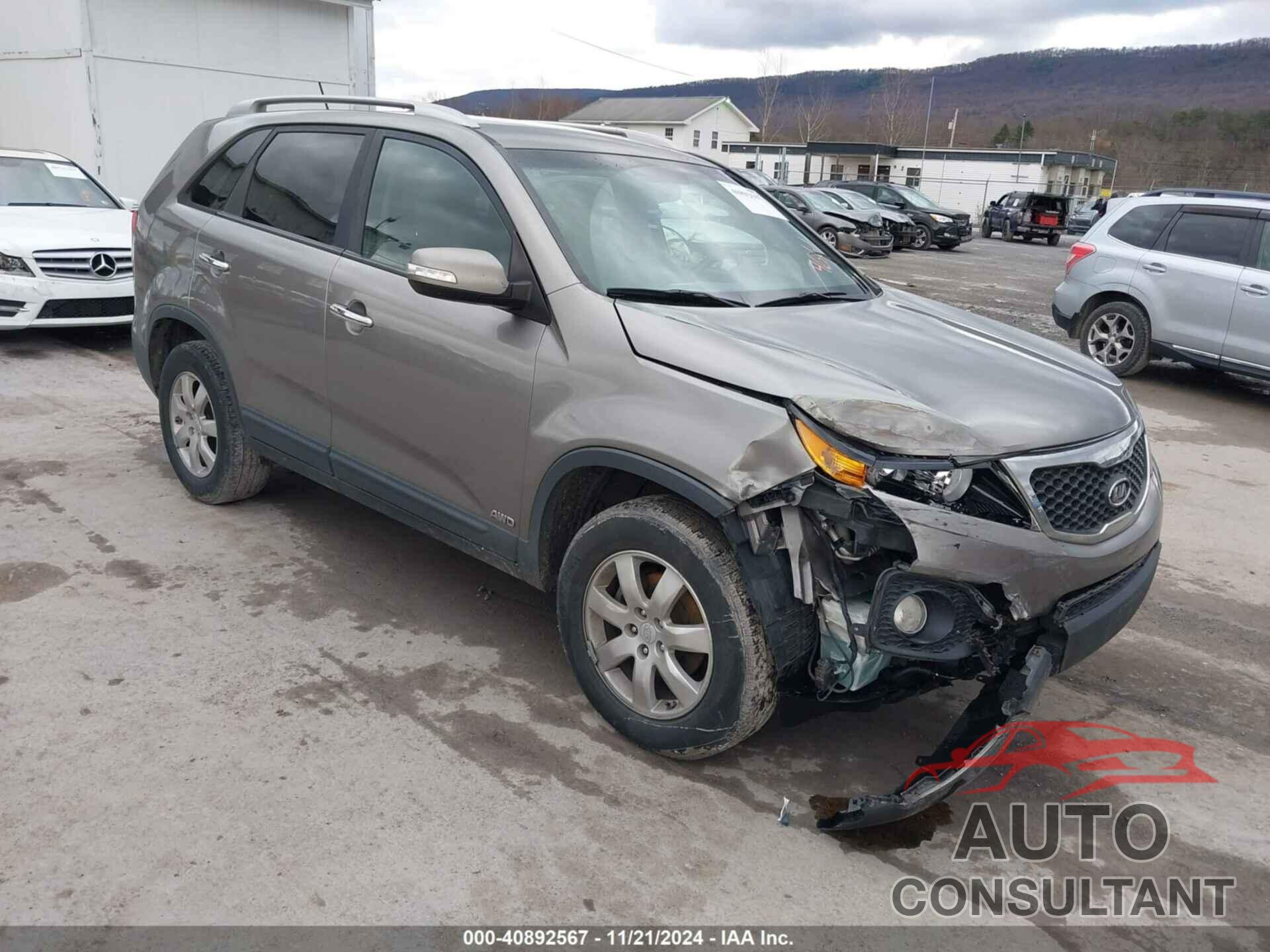 KIA SORENTO 2011 - 5XYKTCA10BG024661