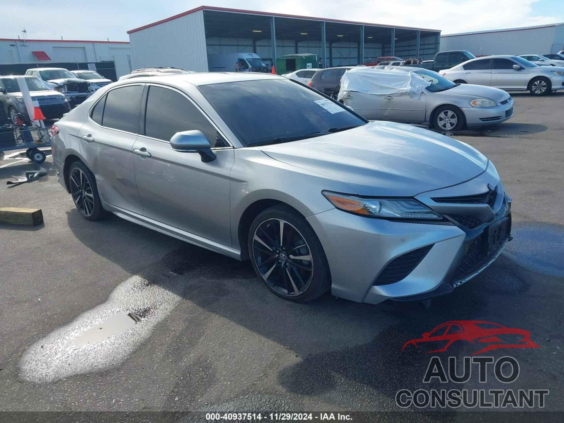 TOYOTA CAMRY 2018 - 4T1B61HK2JU059995