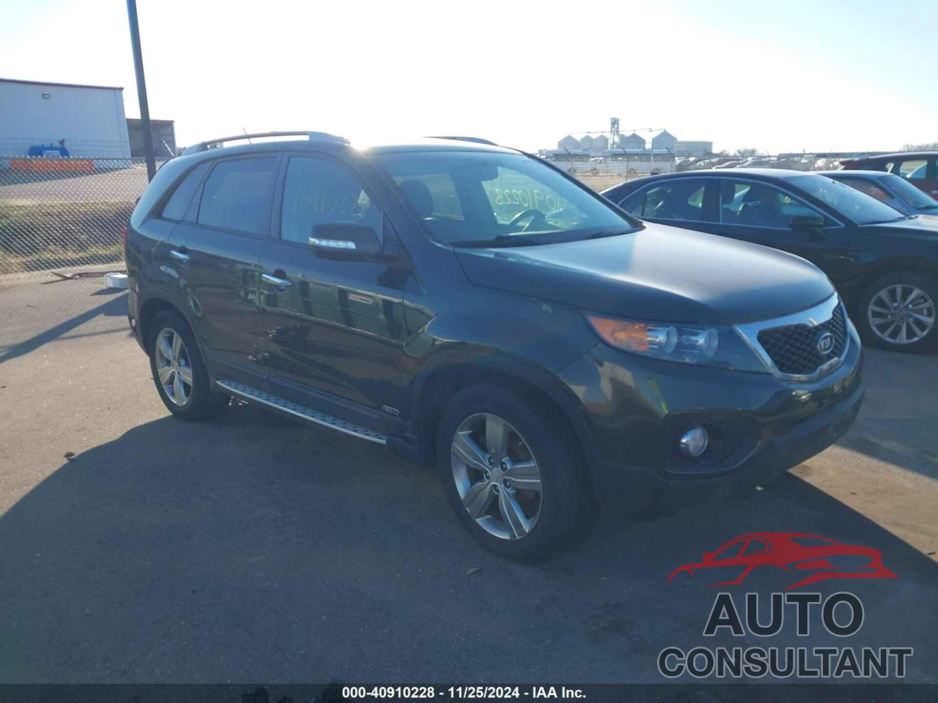 KIA SORENTO 2013 - 5XYKUDA69DG318755