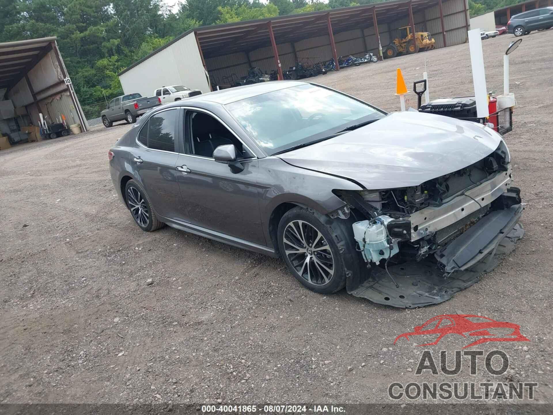 TOYOTA CAMRY 2018 - 4T1B11HK9JU073195