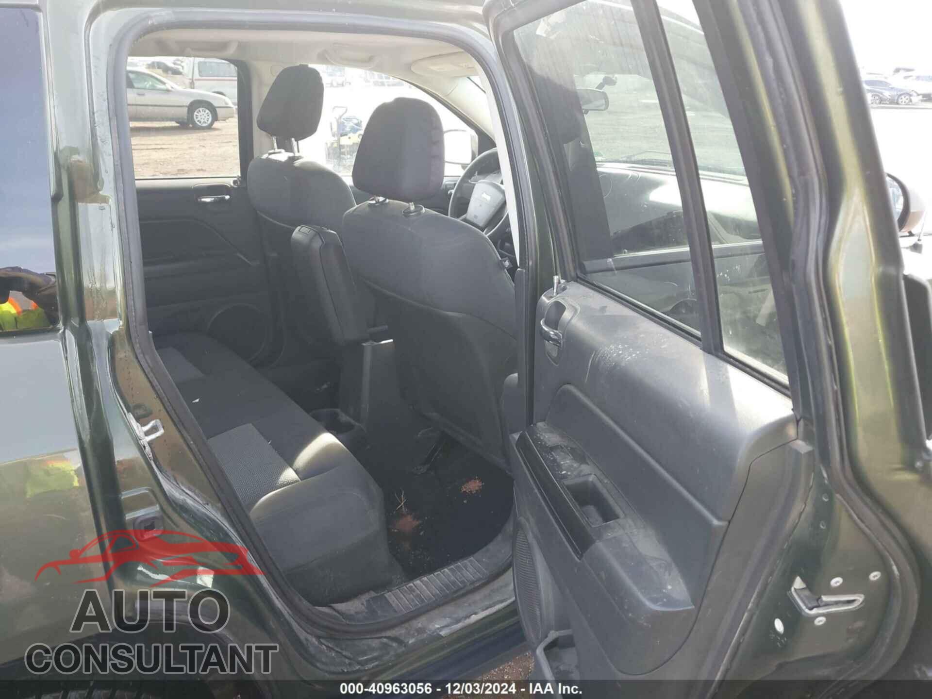 JEEP COMPASS 2009 - 1J4FF47B19D205849