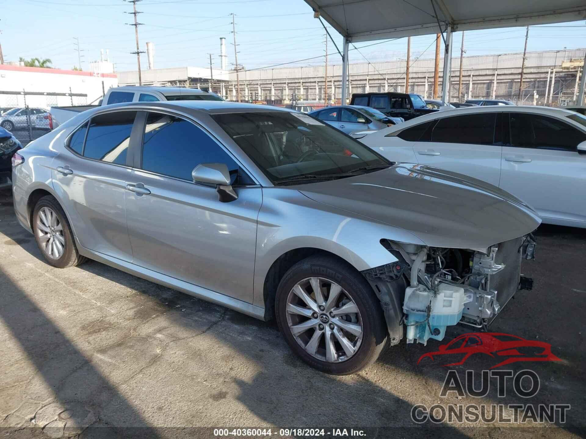 TOYOTA CAMRY 2018 - 4T1B11HK0JU078155