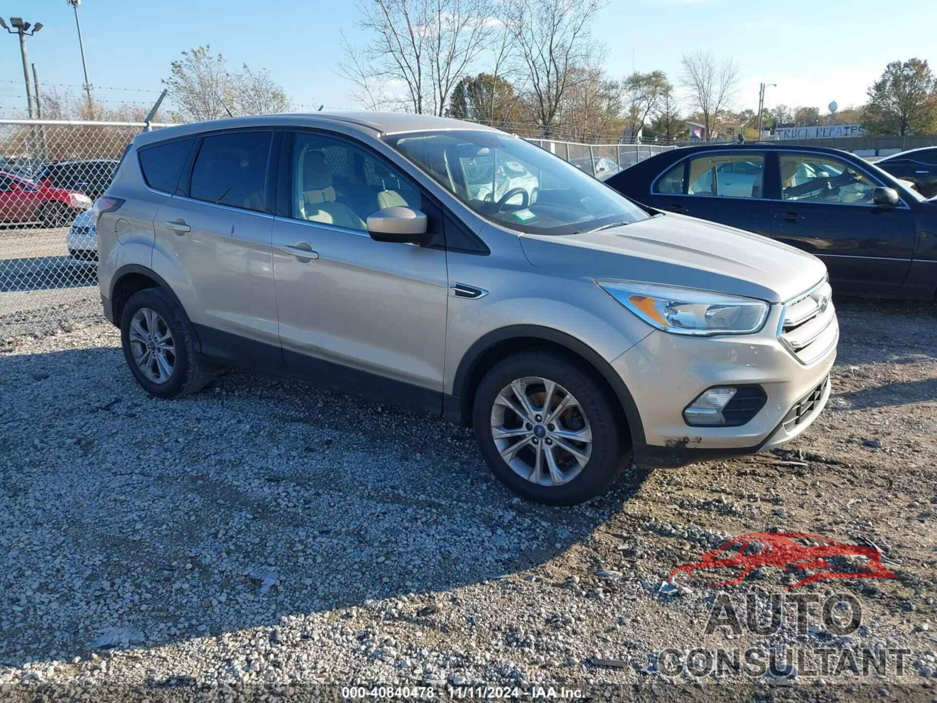 FORD ESCAPE 2017 - 1FMCU0GD0HUA40623