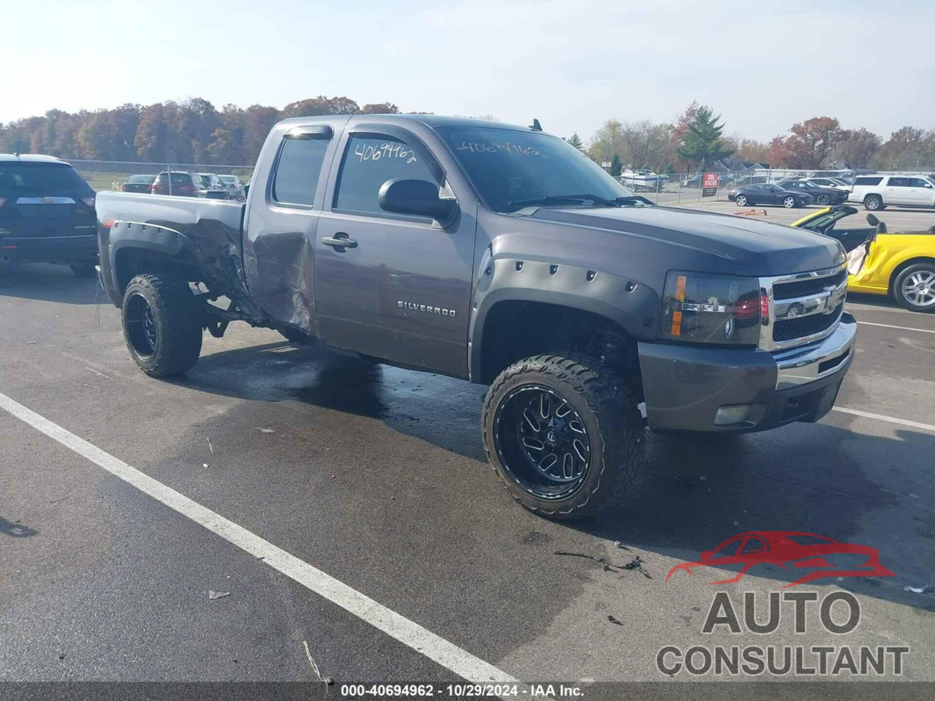 CHEVROLET SILVERADO 1500 2011 - 1GCRKSE39BZ122886