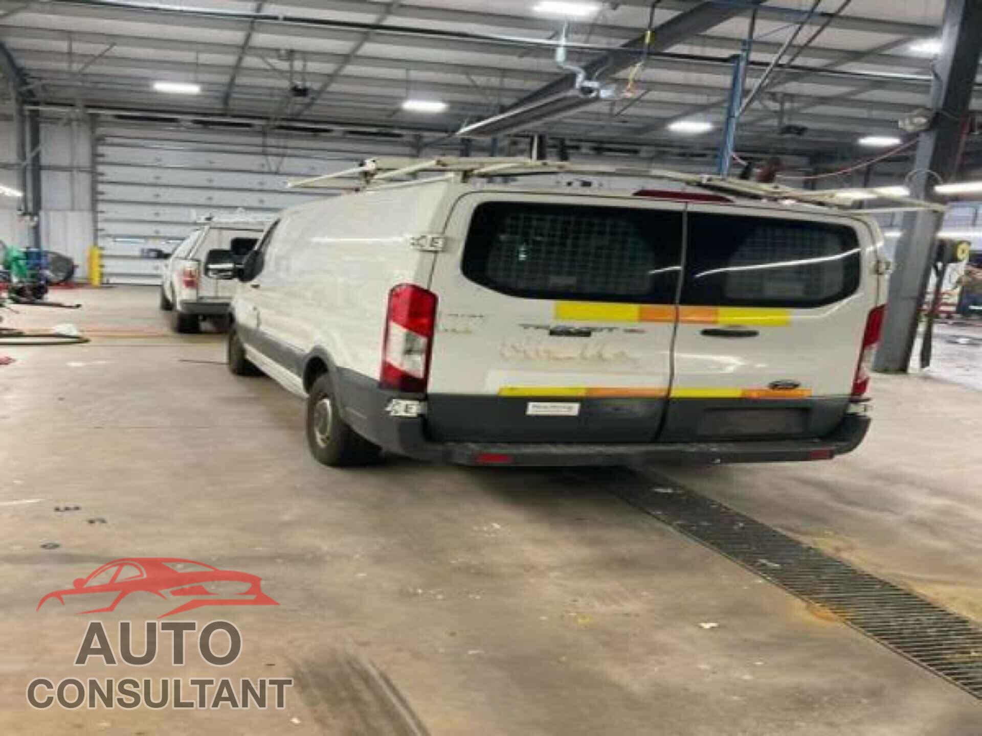 FORD TRANSIT 2015 - 1FTNE1YM4FKB00989