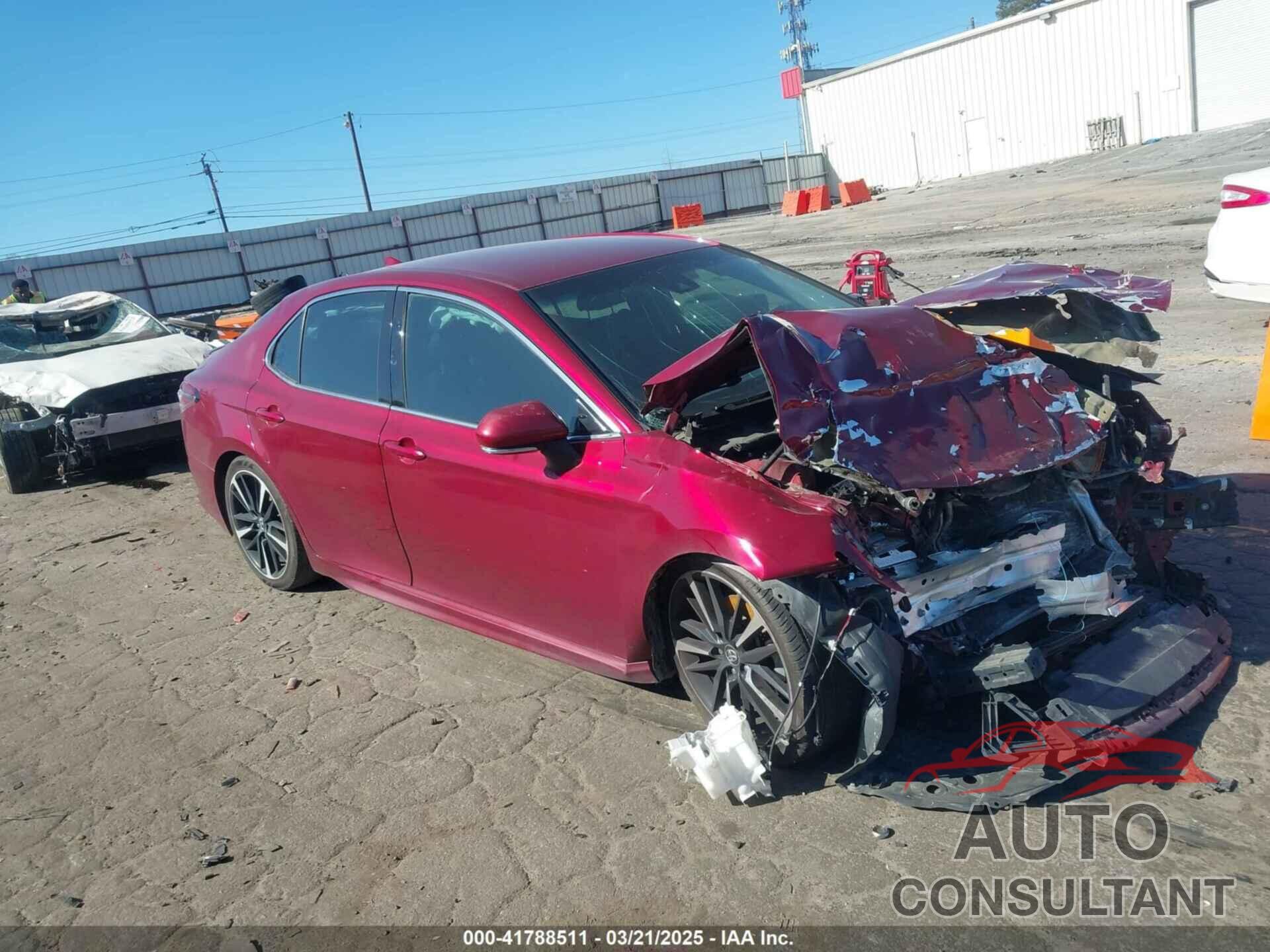 TOYOTA CAMRY 2018 - 4T1B61HK4JU568244