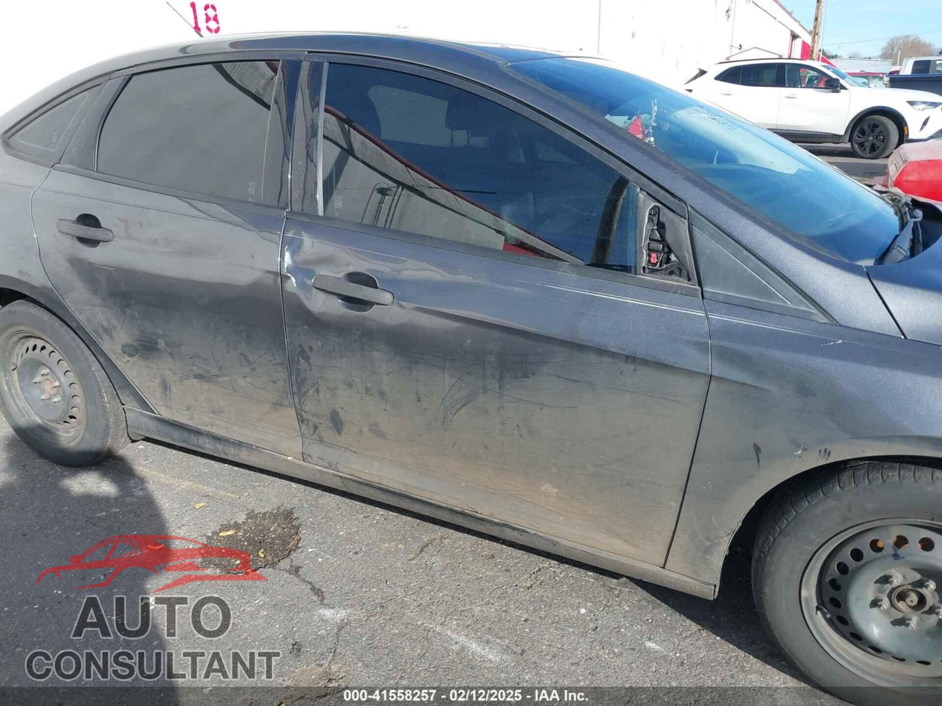 FORD FOCUS 2017 - 1FADP3E29HL303741