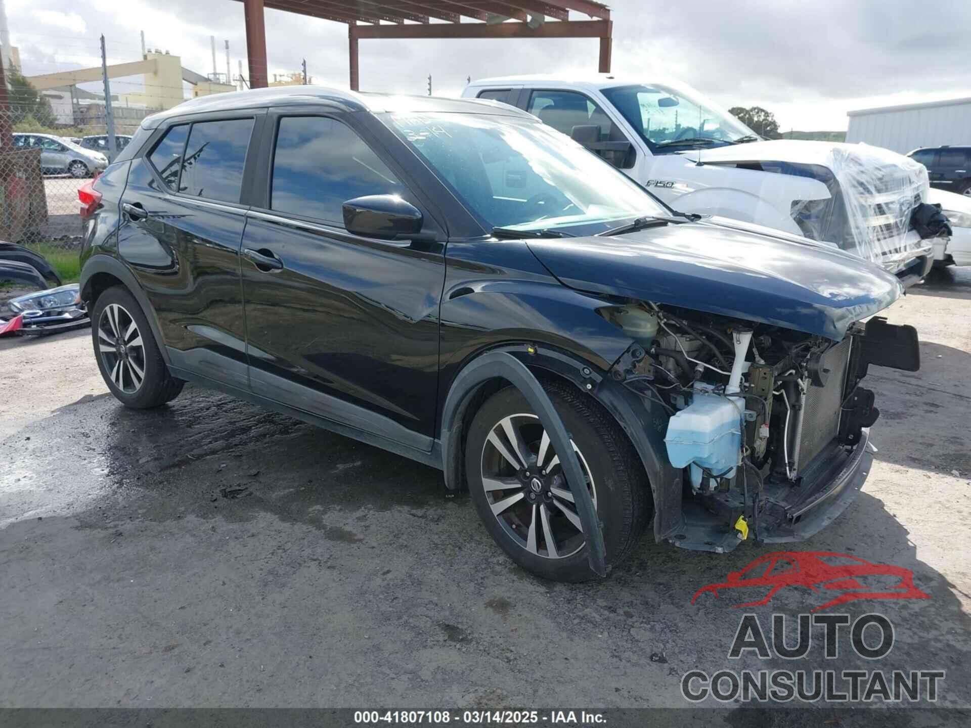 NISSAN KICKS 2018 - 3N1CP5CU0JL495926