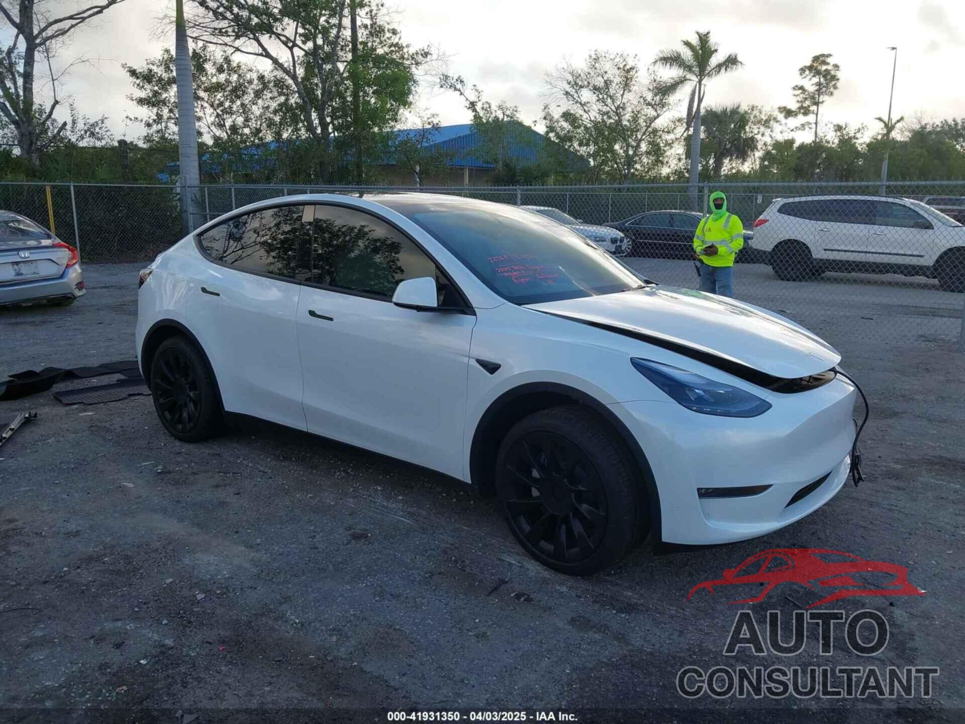 TESLA MODEL Y 2025 - 7SAYGDEE7SA345718