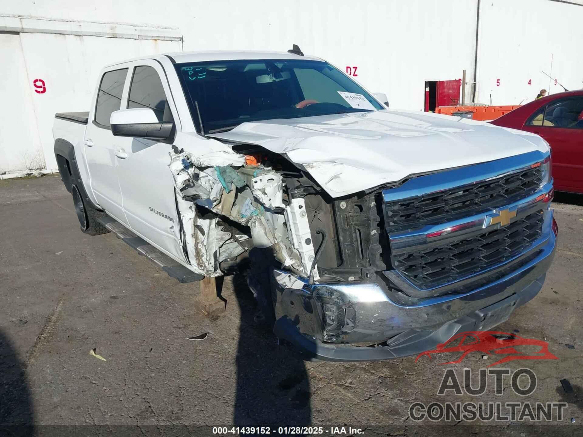 CHEVROLET SILVERADO 1500 2018 - 3GCUCRER6JG239392