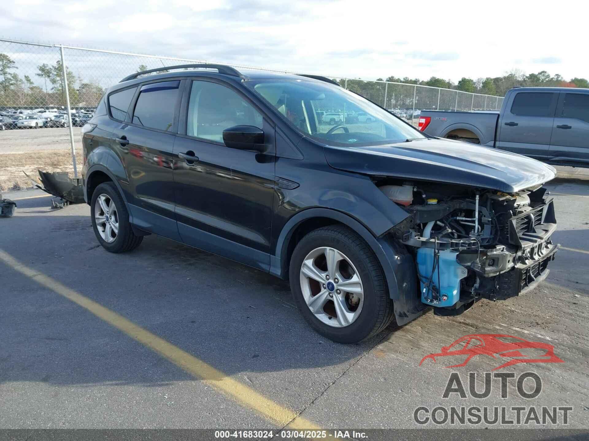 FORD ESCAPE 2017 - 1FMCU0GD8HUA57458