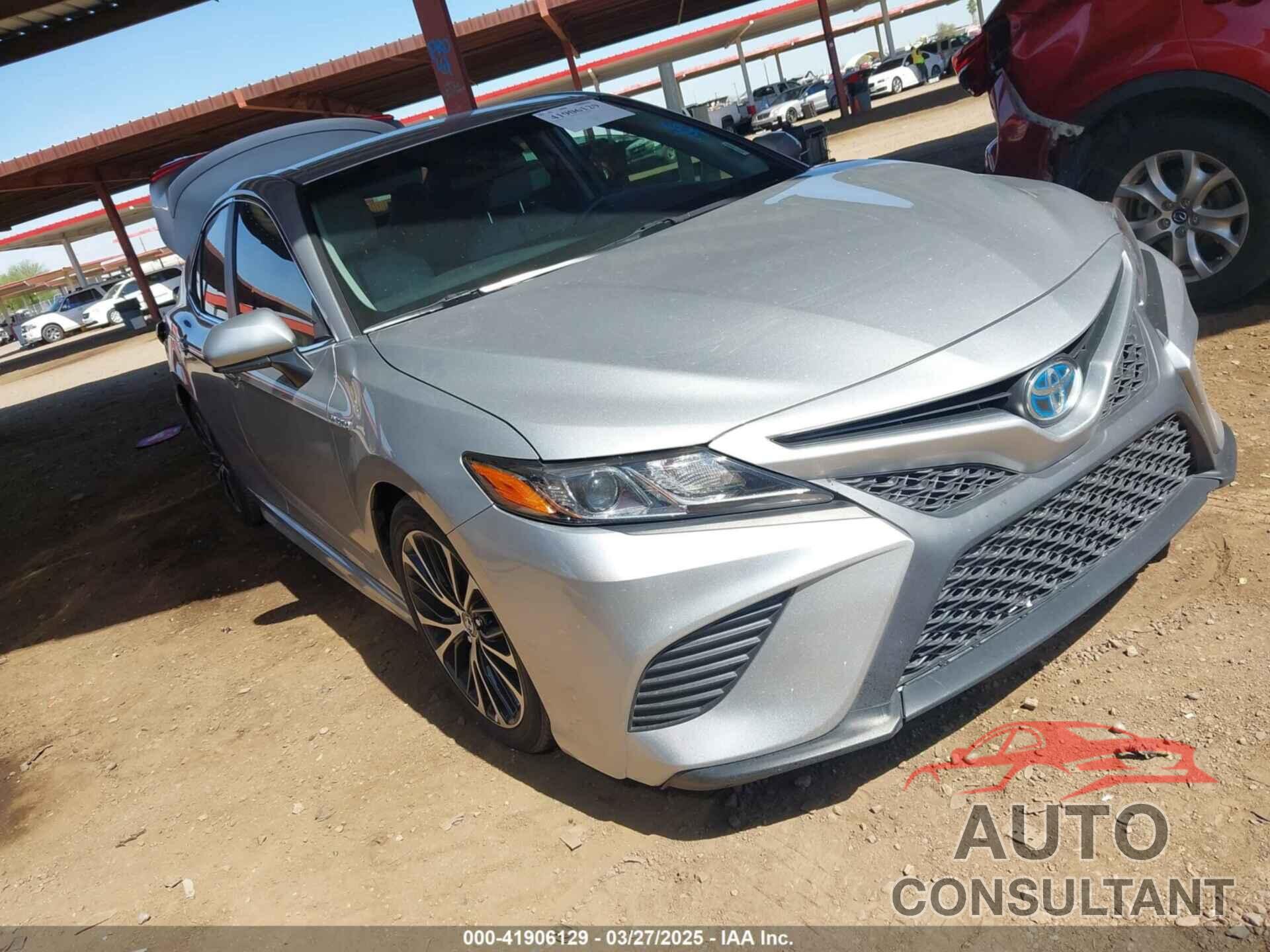 TOYOTA CAMRY HYBRID 2018 - 4T1B21HK5JU501356