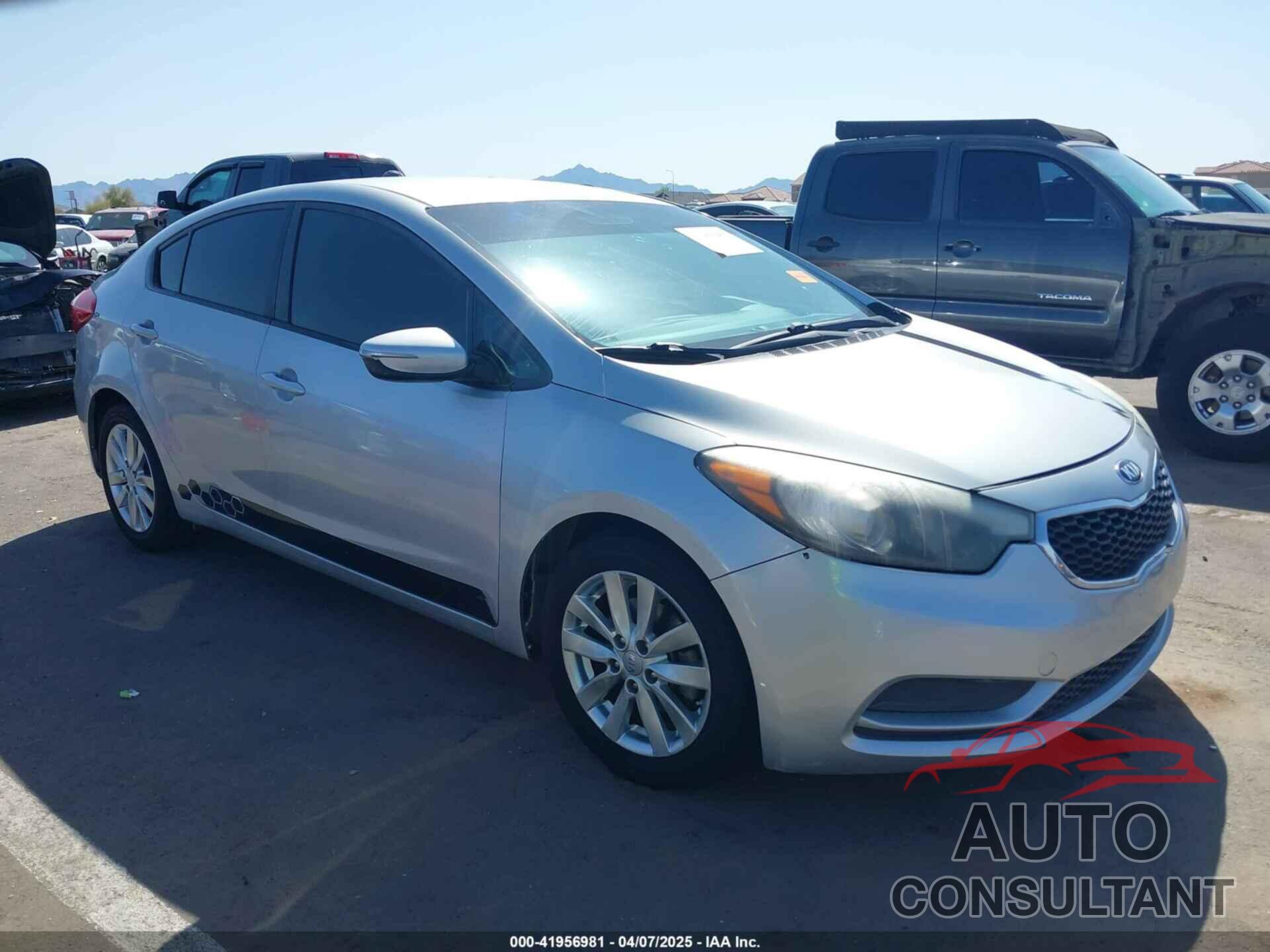 KIA FORTE 2016 - KNAFX4A6XG5522743