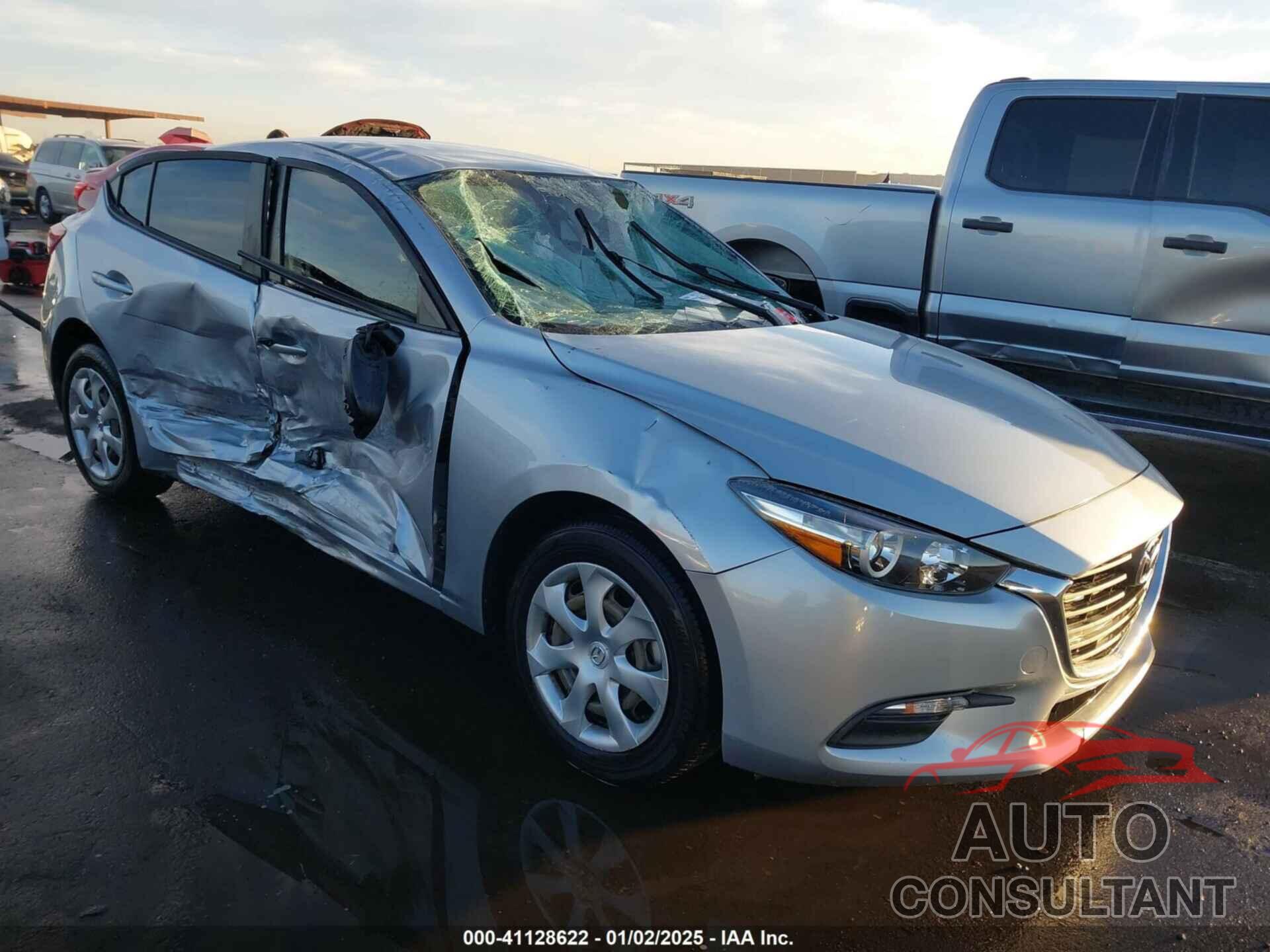 MAZDA MAZDA3 2018 - 3MZBN1U79JM276969