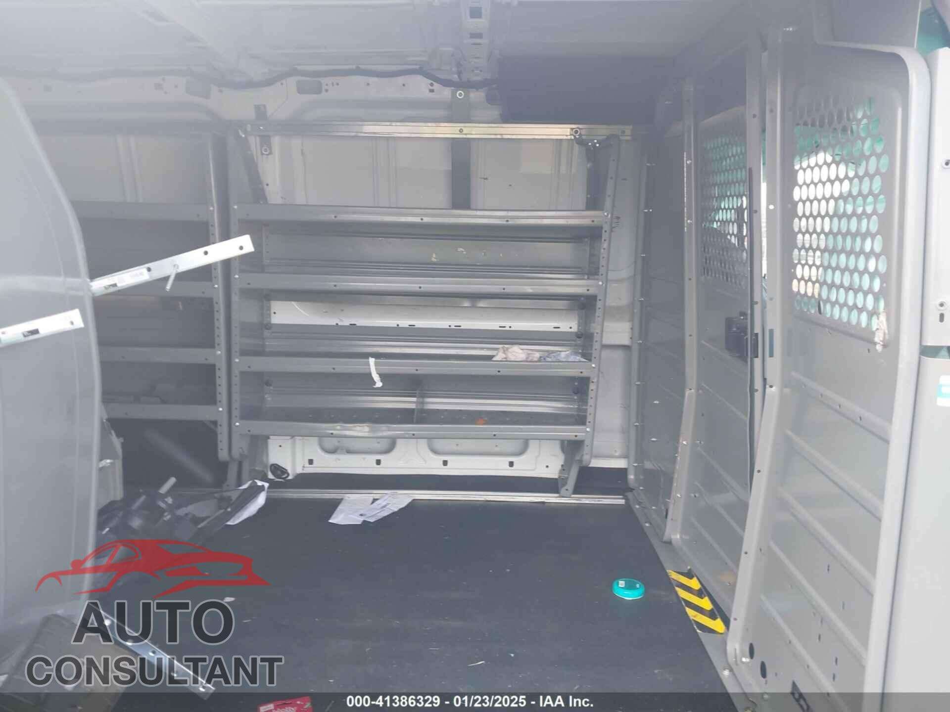 FORD TRANSIT-150 2017 - 1FTYE1YM5HKB43480