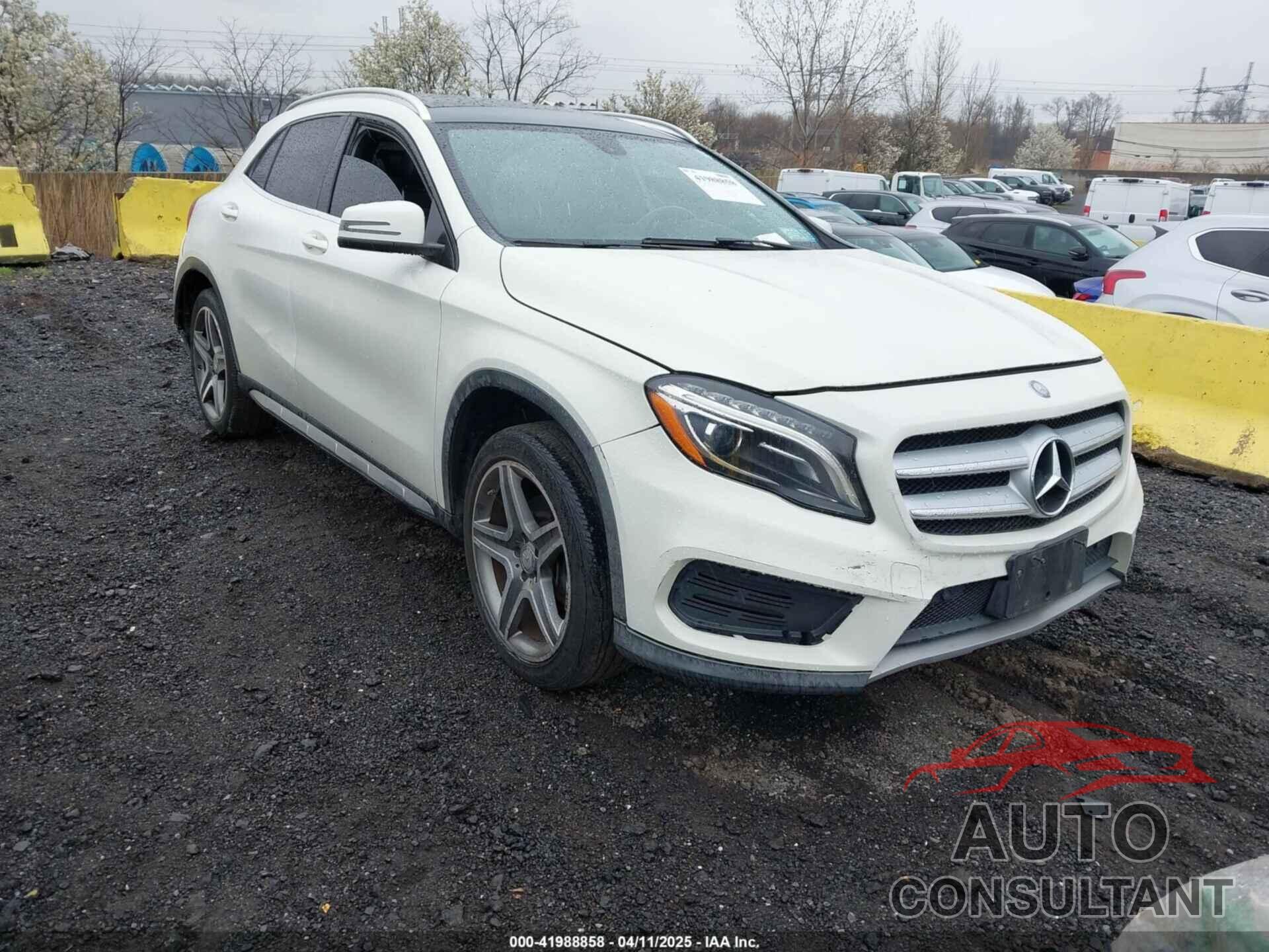 MERCEDES-BENZ GLA 250 2015 - WDCTG4GB3FJ066367