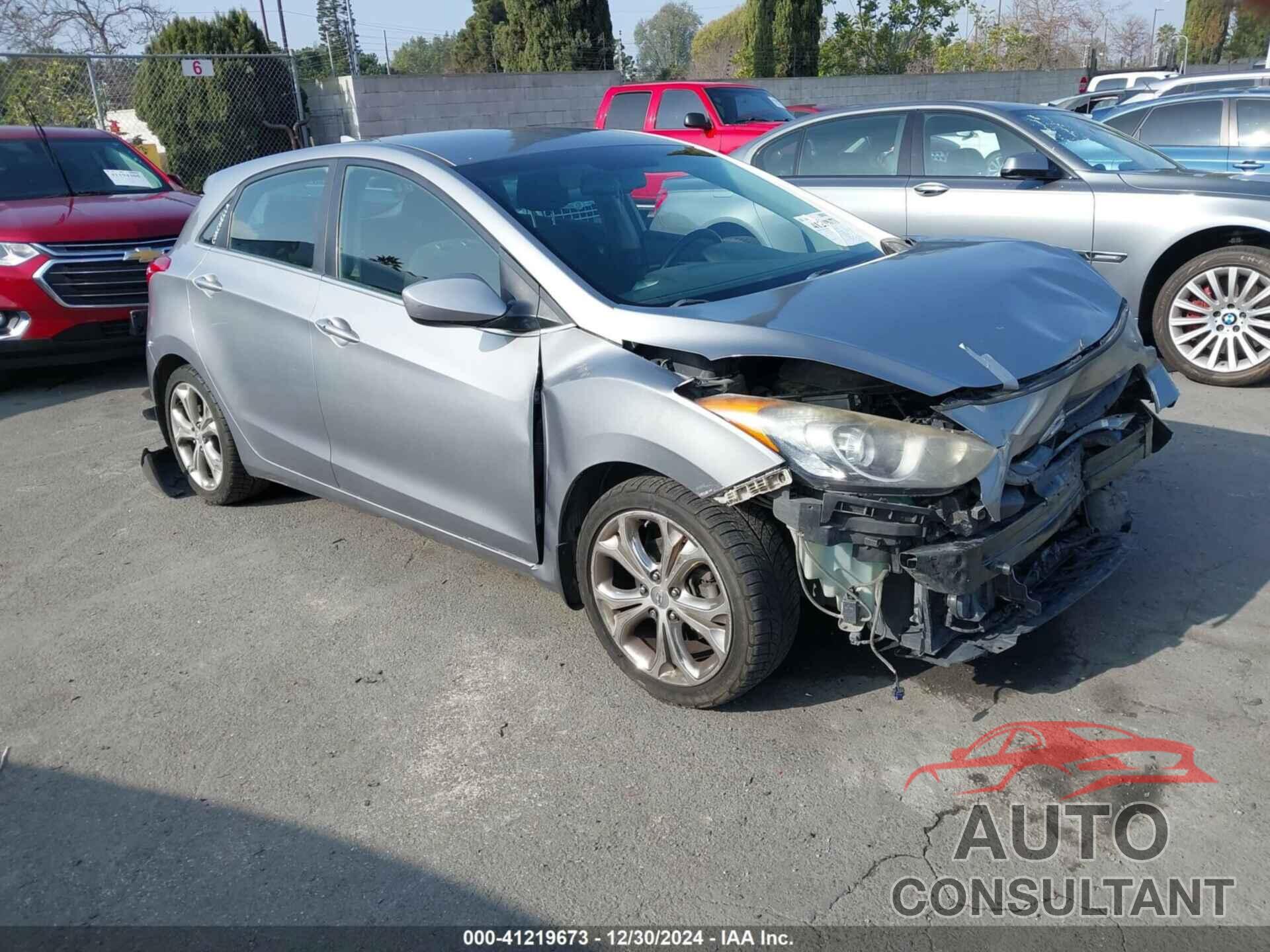 HYUNDAI ELANTRA GT 2013 - KMHD35LE1DU131848