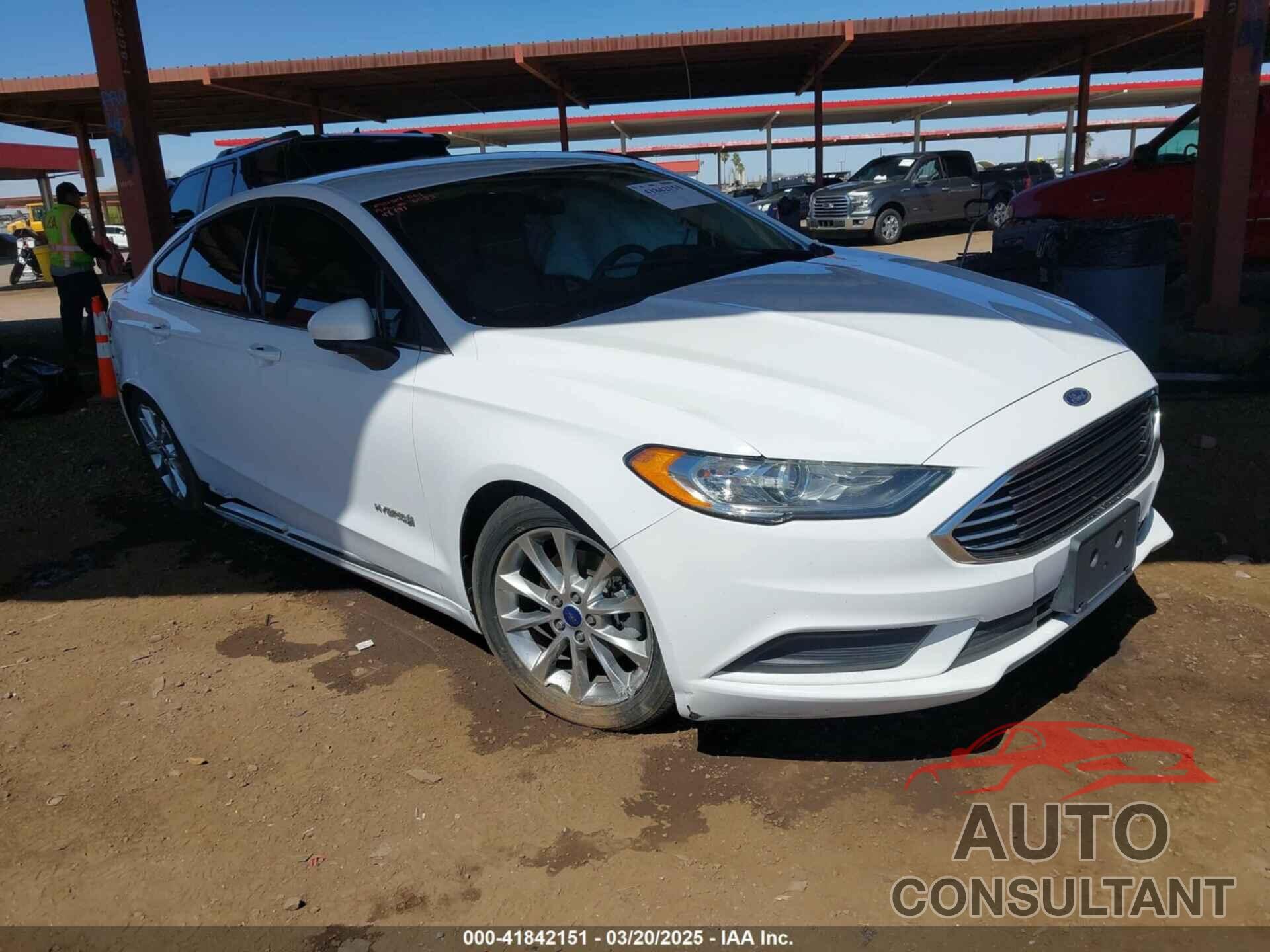 FORD FUSION HYBRID 2017 - 3FA6P0UU5HR196585