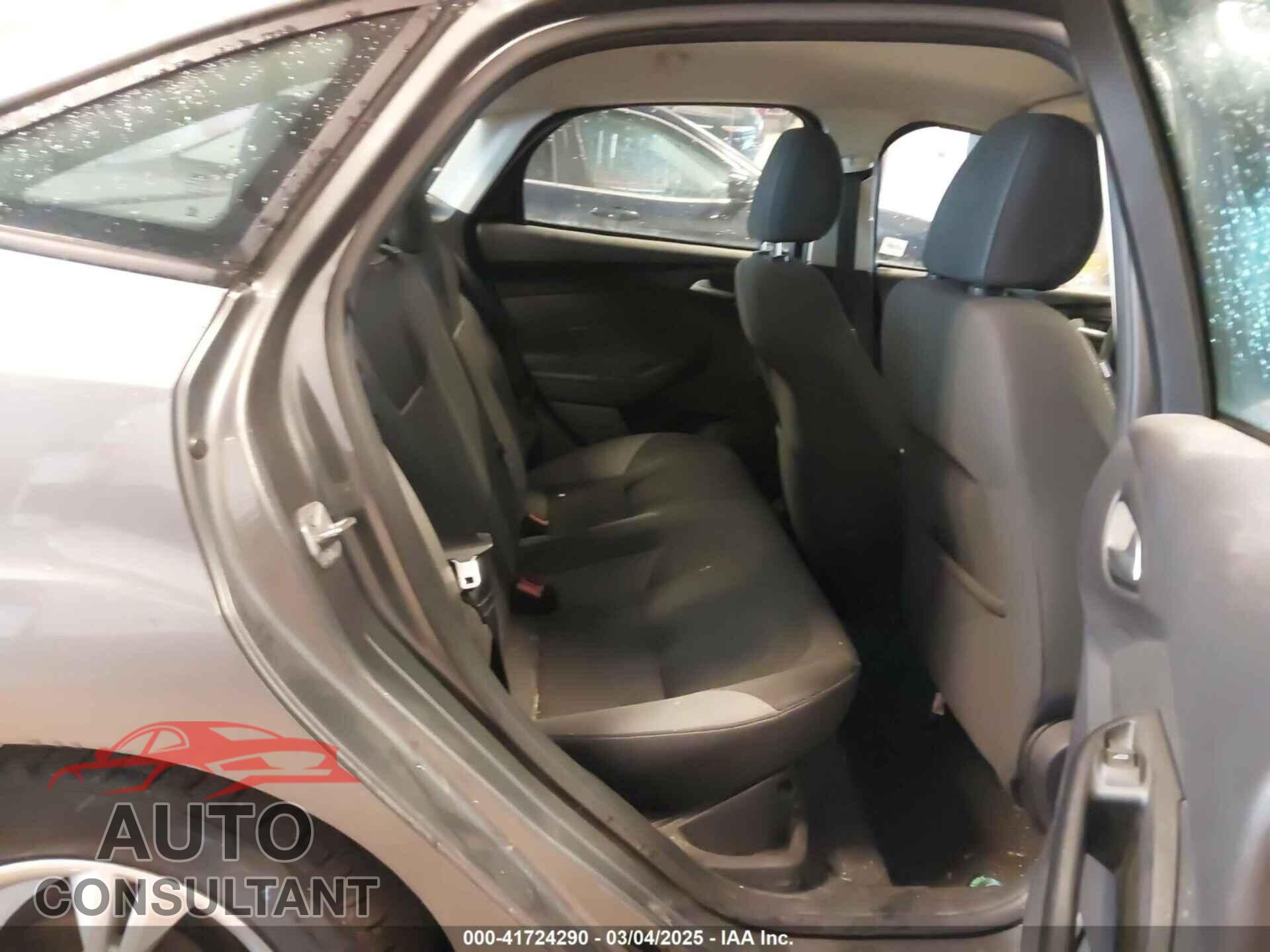 FORD FOCUS 2014 - 1FADP3F27EL153901