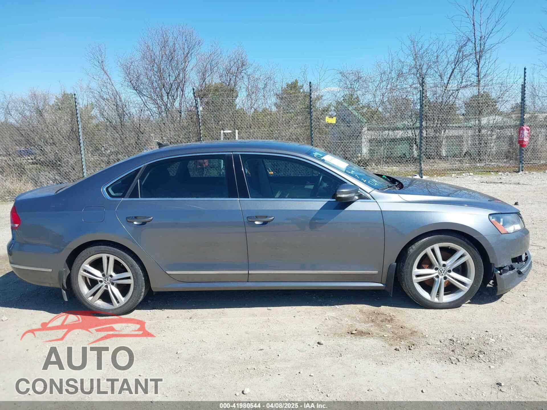VOLKSWAGEN PASSAT 2015 - 1VWCV7A35FC041972