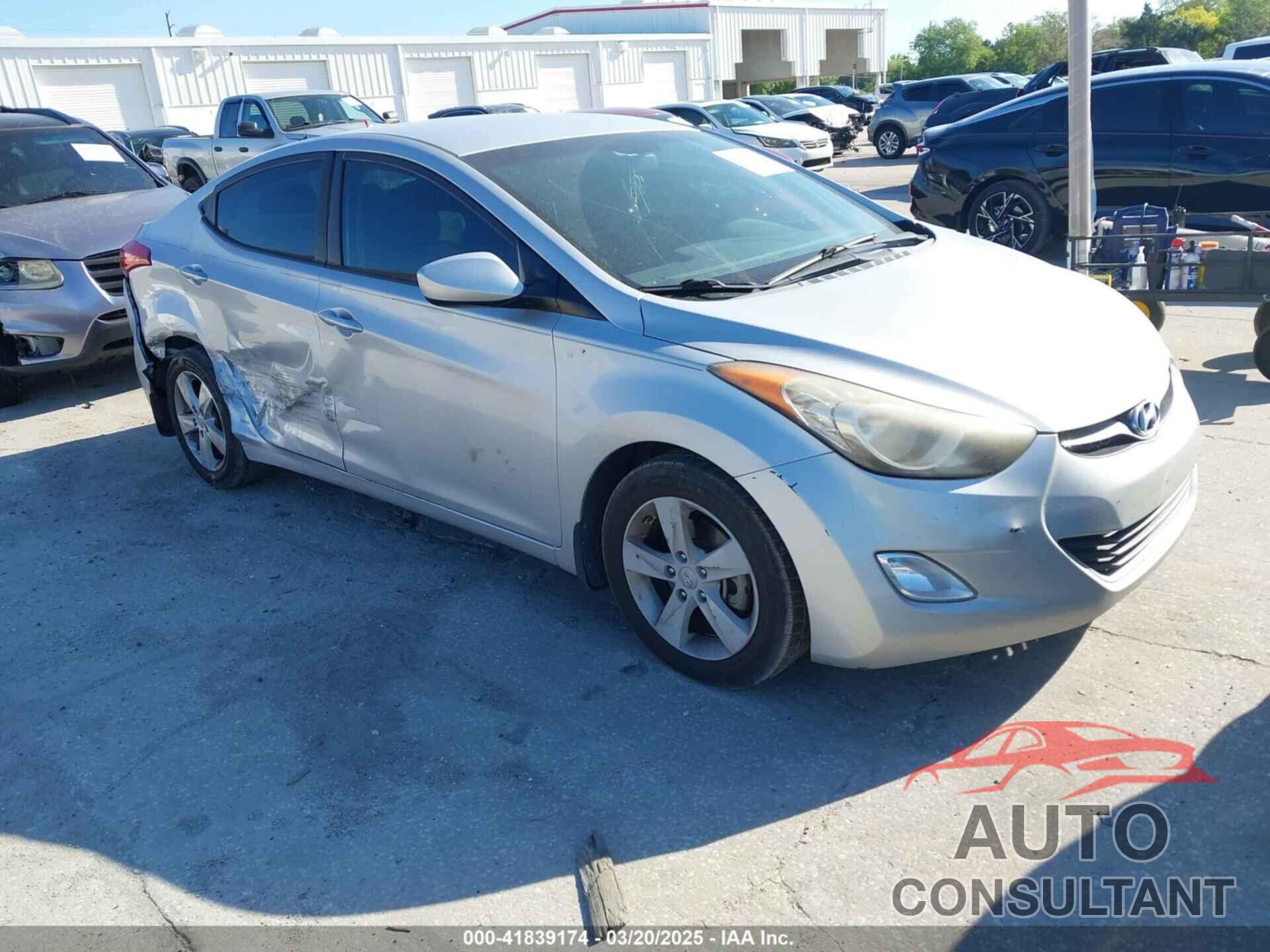 HYUNDAI ELANTRA 2013 - KMHDH4AE3DU870377