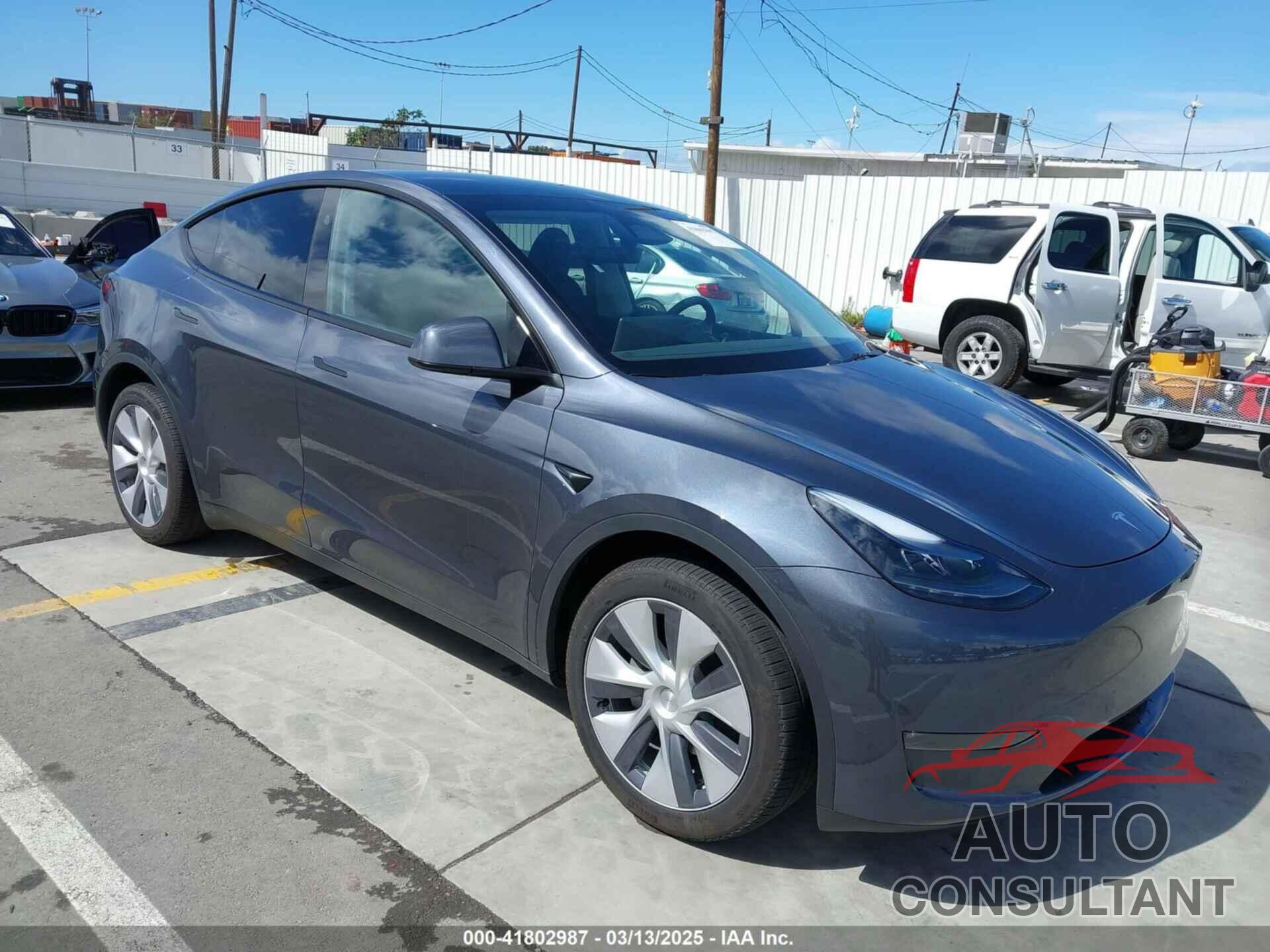 TESLA MODEL Y 2023 - 7SAYGDEEXPA211700