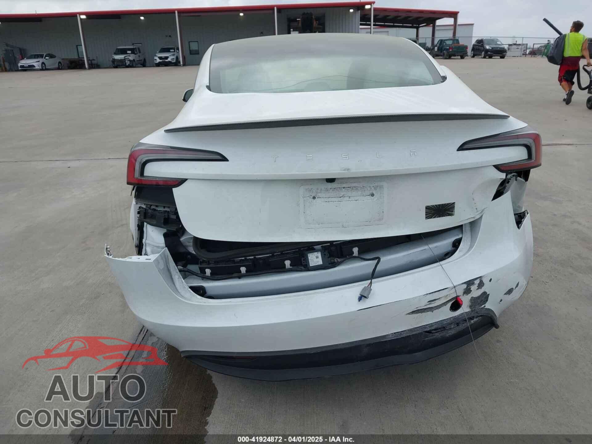 TESLA MODEL 3 2024 - 5YJ3E1EA4RF865607