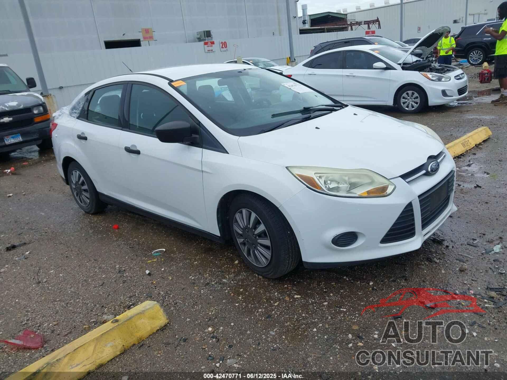 FORD FOCUS 2013 - 1FADP3E28DL320721