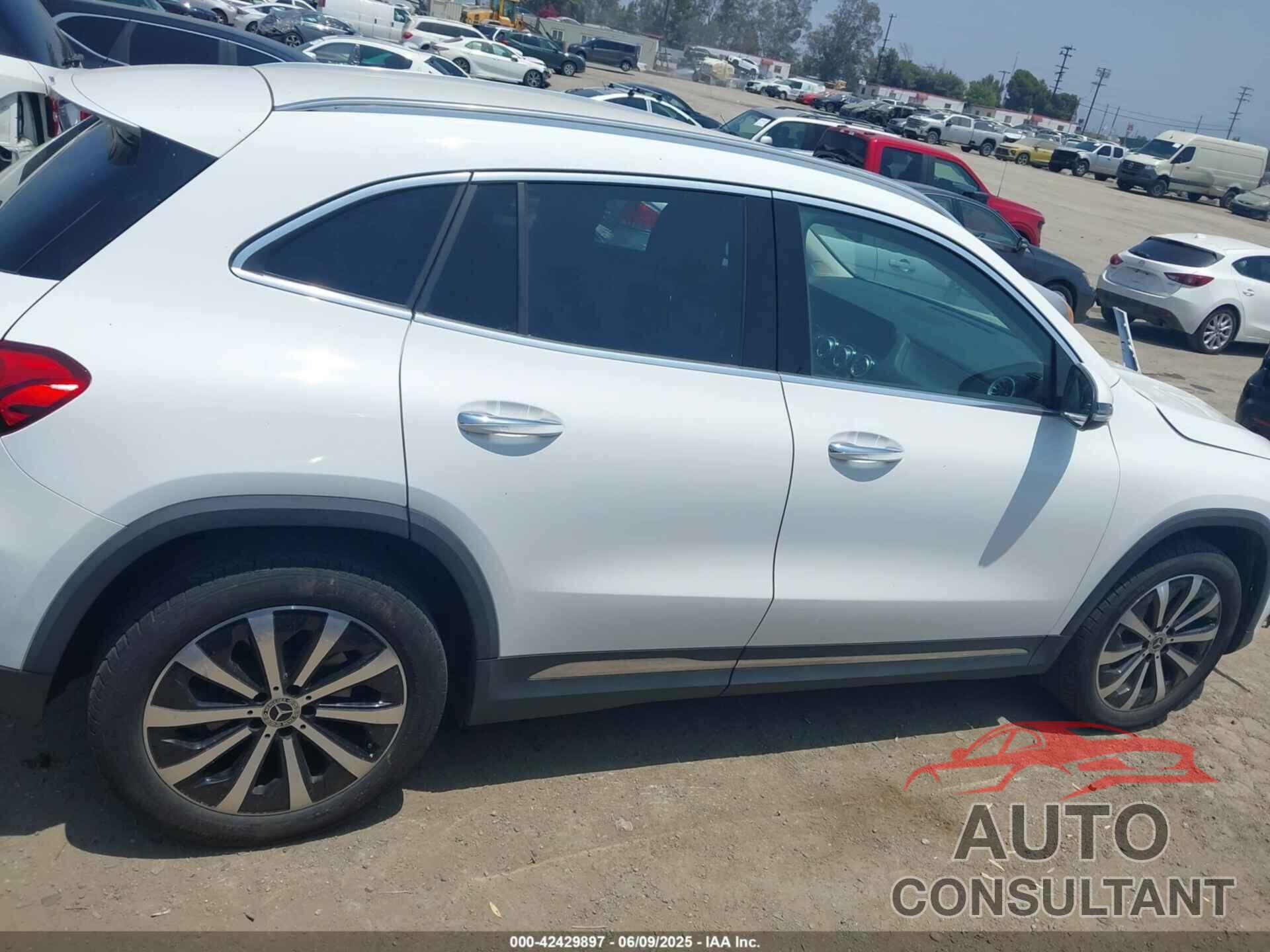 MERCEDES-BENZ GLA 250 2023 - W1N4N4GB2PJ462073