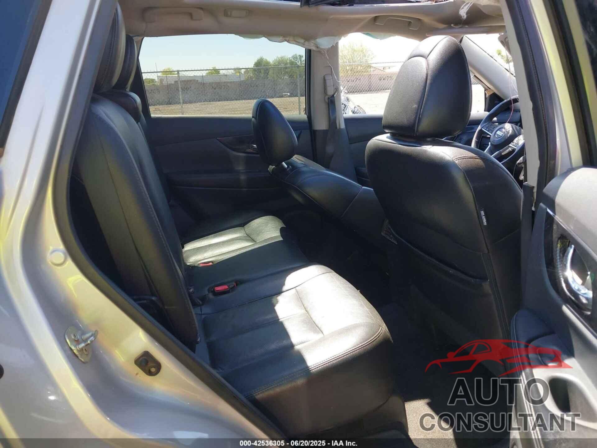 NISSAN ROGUE 2017 - 5N1AT2MVXHC881132