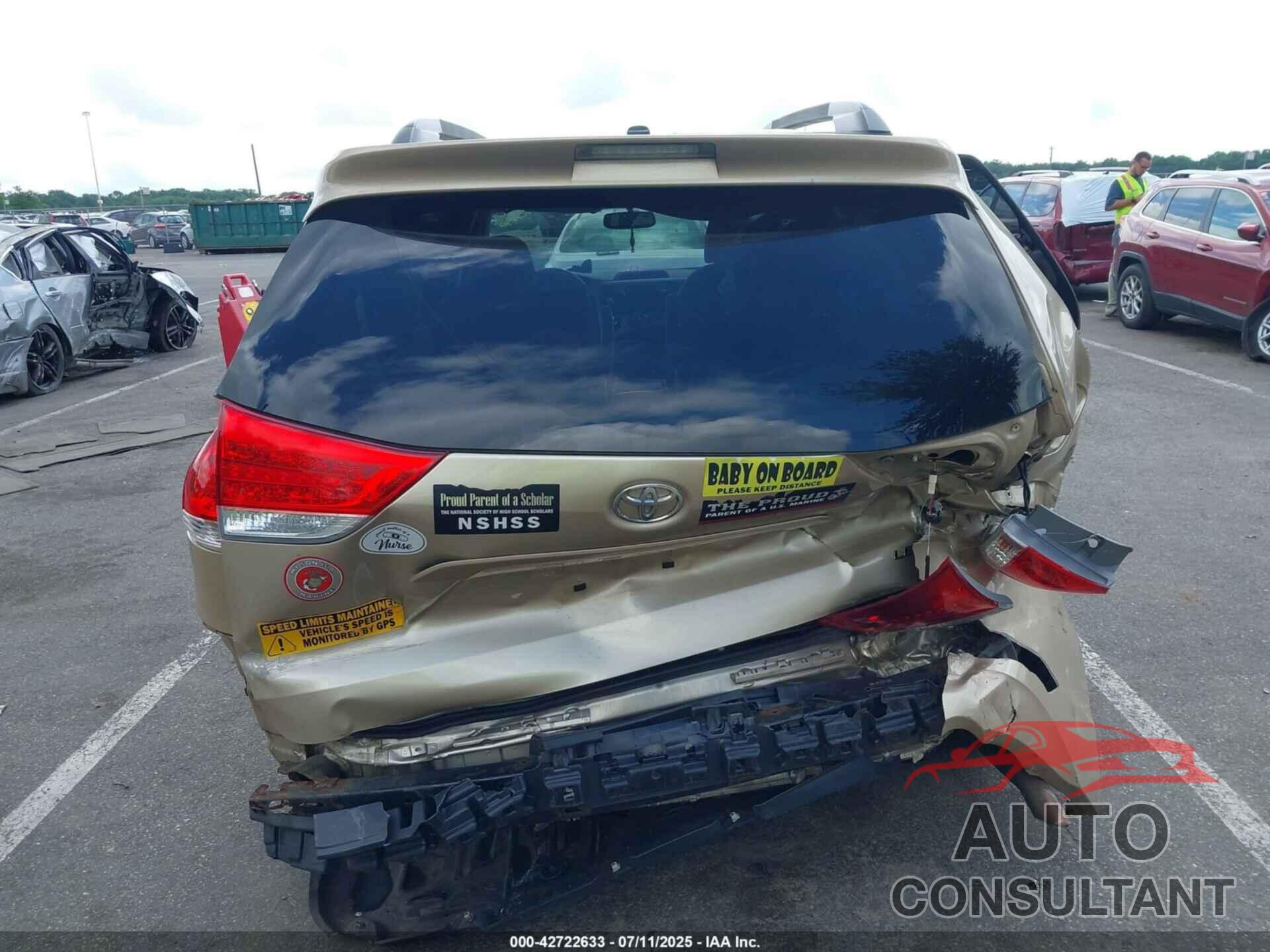 TOYOTA SIENNA 2013 - 5TDKK3DC8DS317309