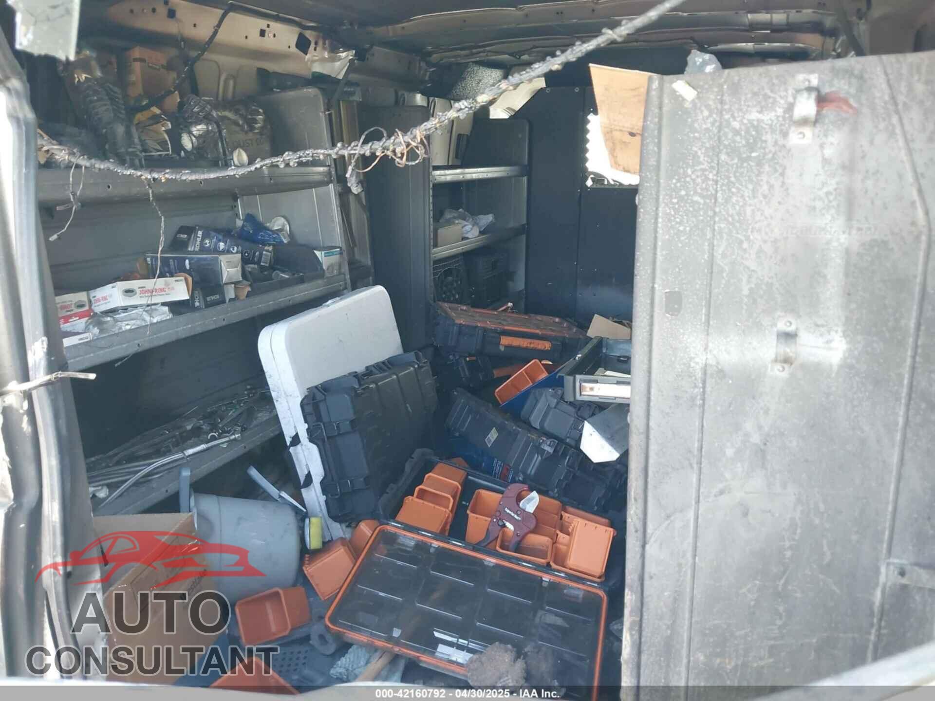 FORD TRANSIT-150 2015 - 1FTNE2YM9FKA40438