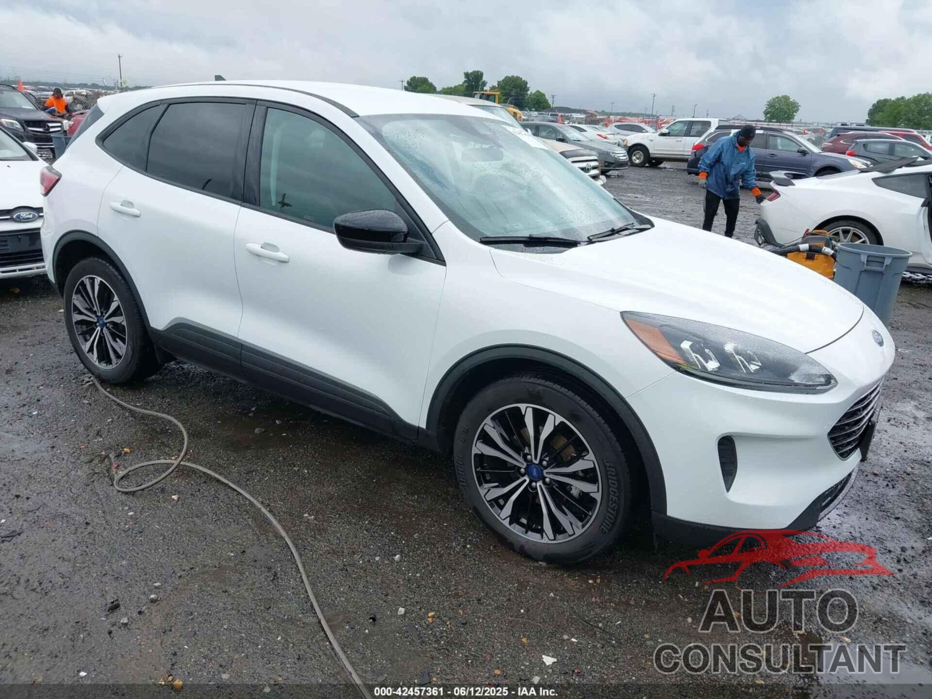 FORD ESCAPE 2022 - 1FMCU0G60NUB13180