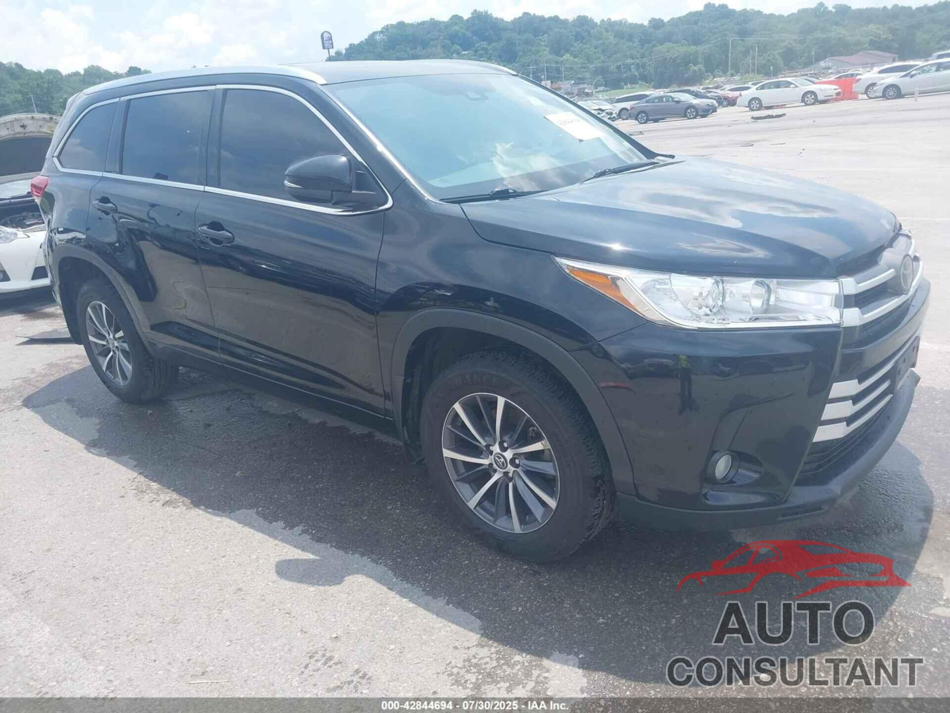 TOYOTA HIGHLANDER 2018 - 5TDJZRFH3JS829767