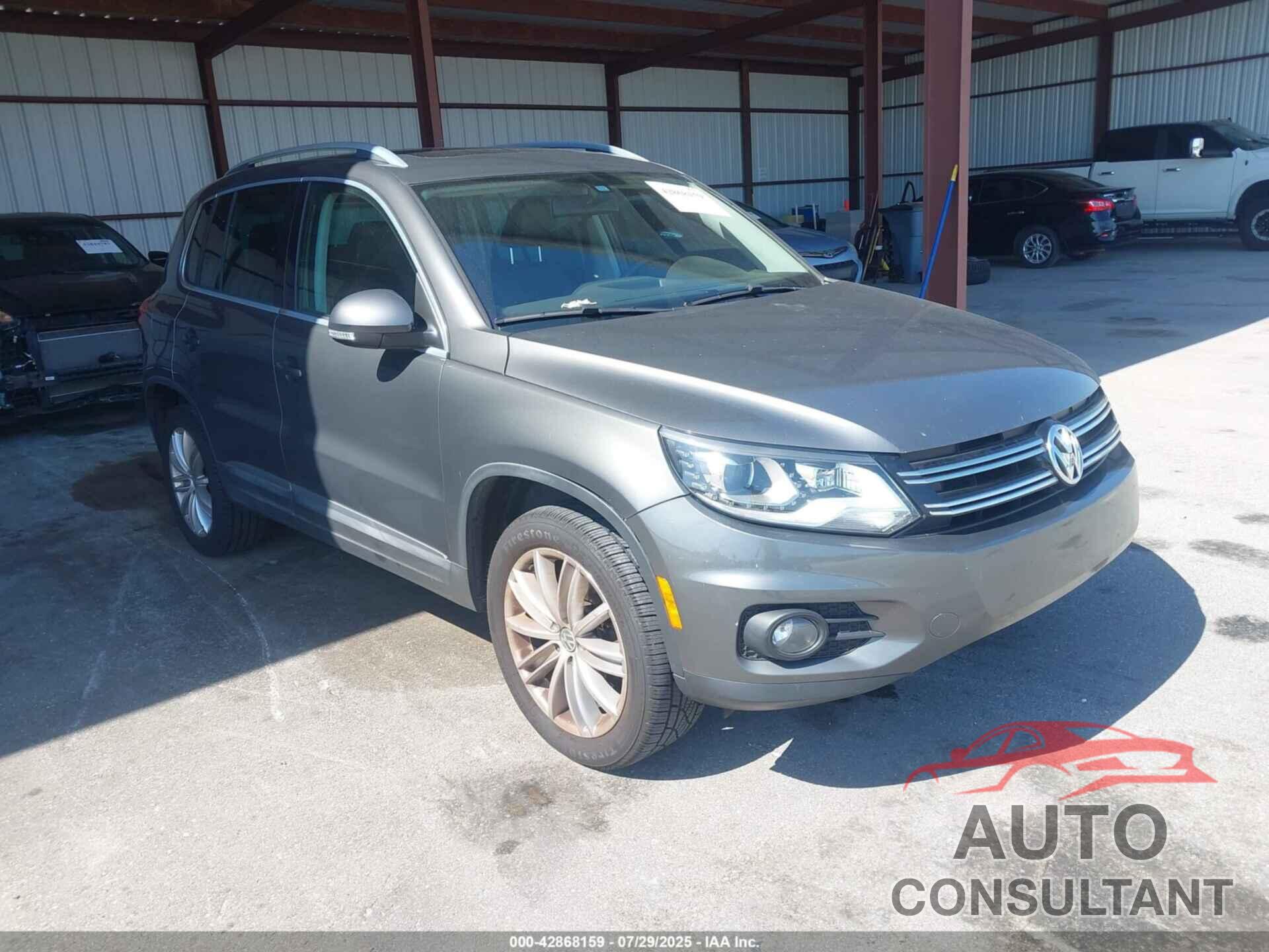 VOLKSWAGEN TIGUAN 2016 - WVGAV7AXXGW529145