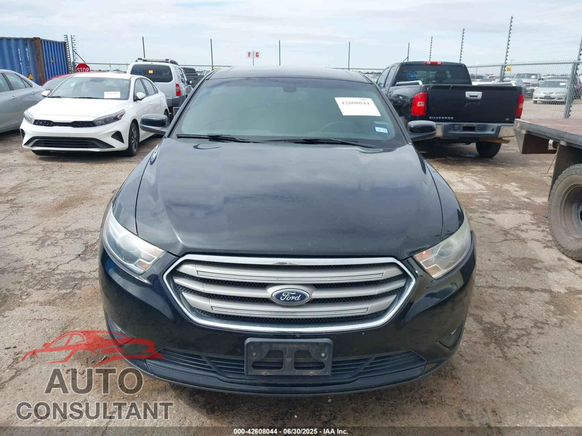 FORD TAURUS 2017 - 1FAHP2E86HG120774