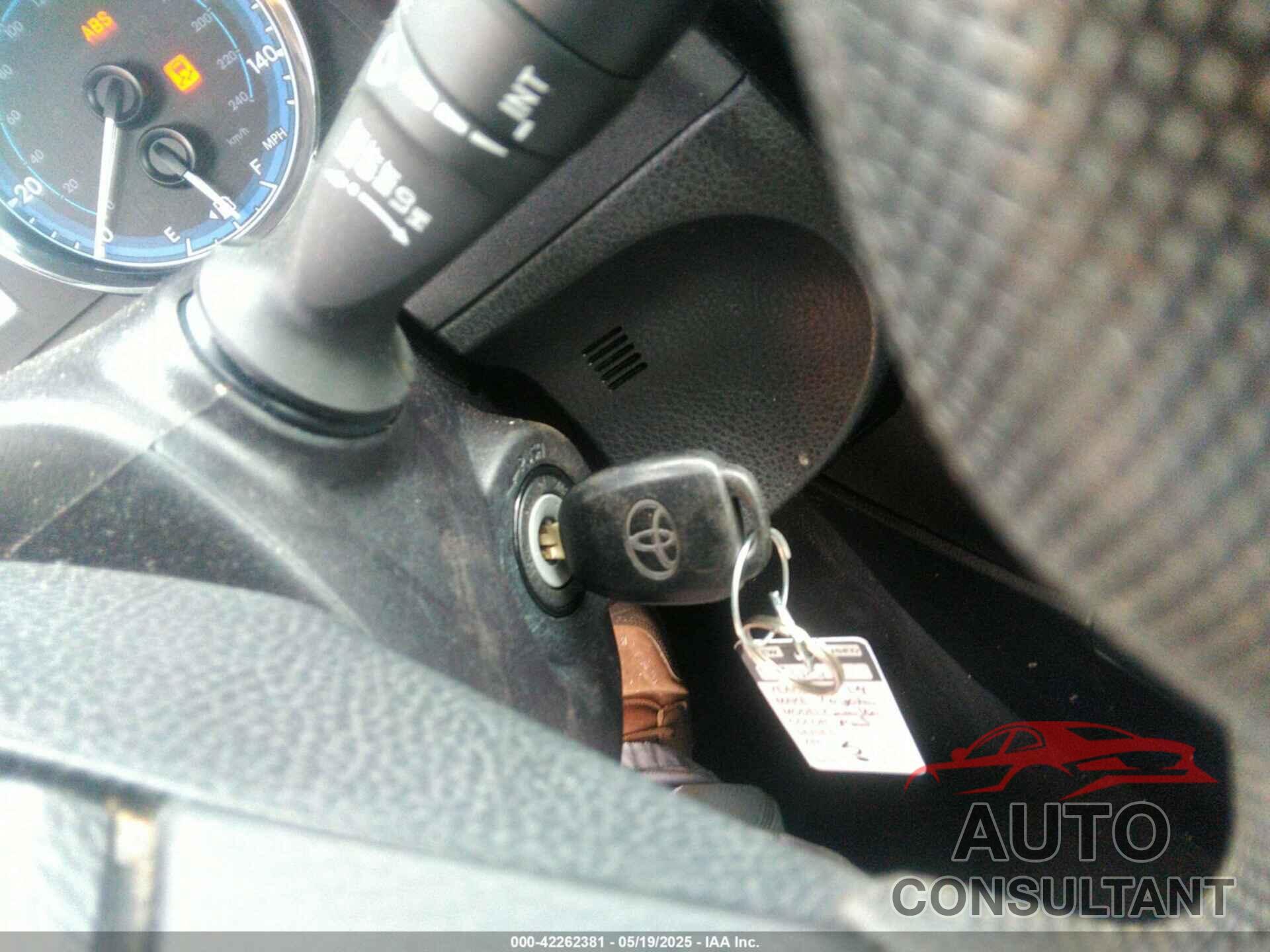TOYOTA COROLLA 2019 - 2T1BURHE0KC212830