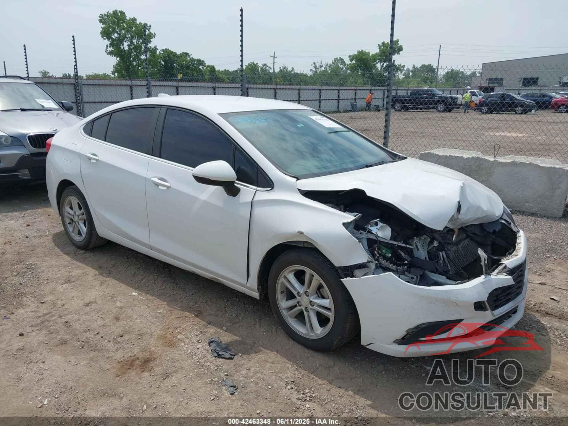 CHEVROLET CRUZE 2017 - 1G1BE5SM7H7245171