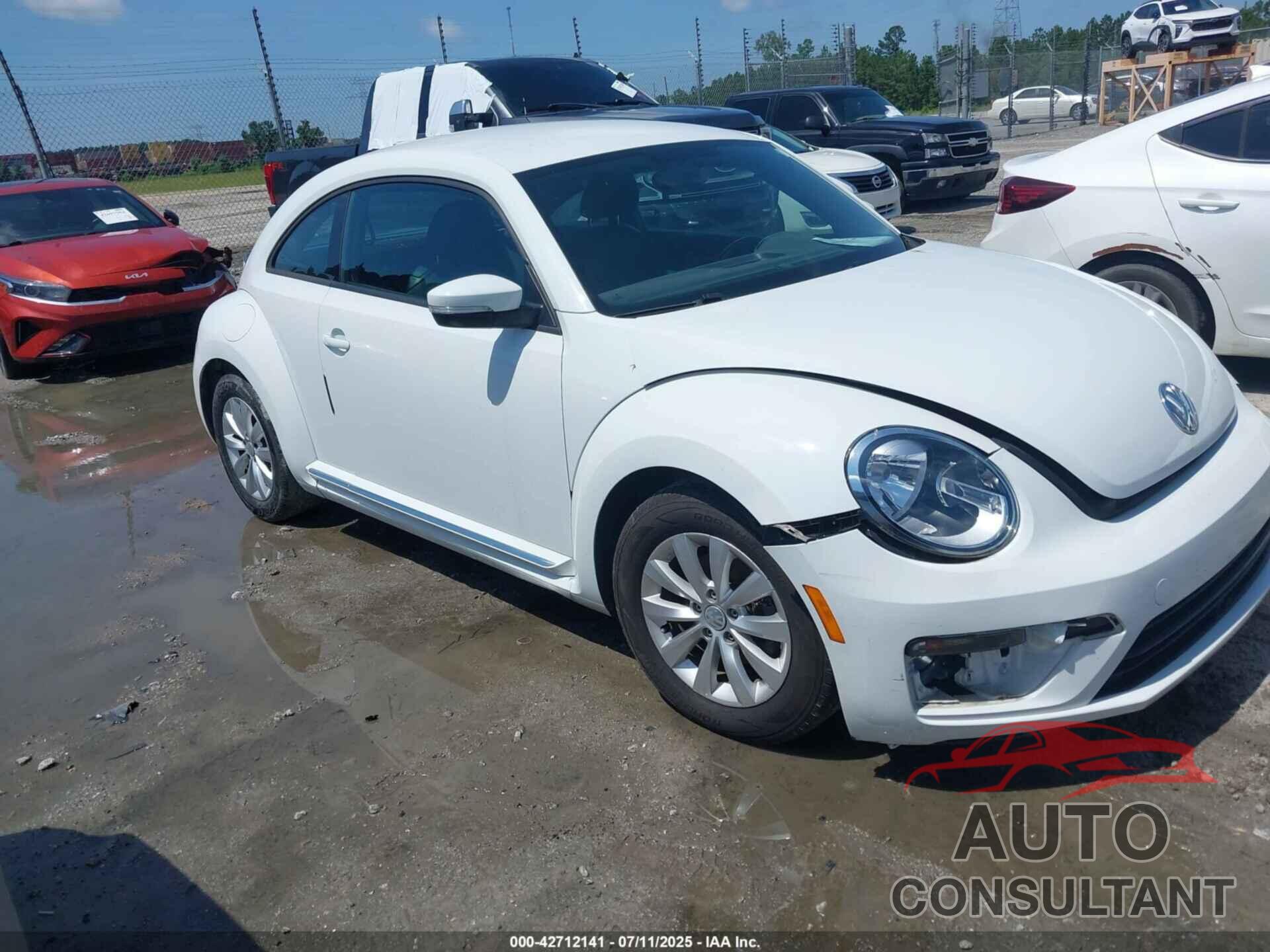 VOLKSWAGEN BEETLE 2019 - 3VWFD7AT5KM707463