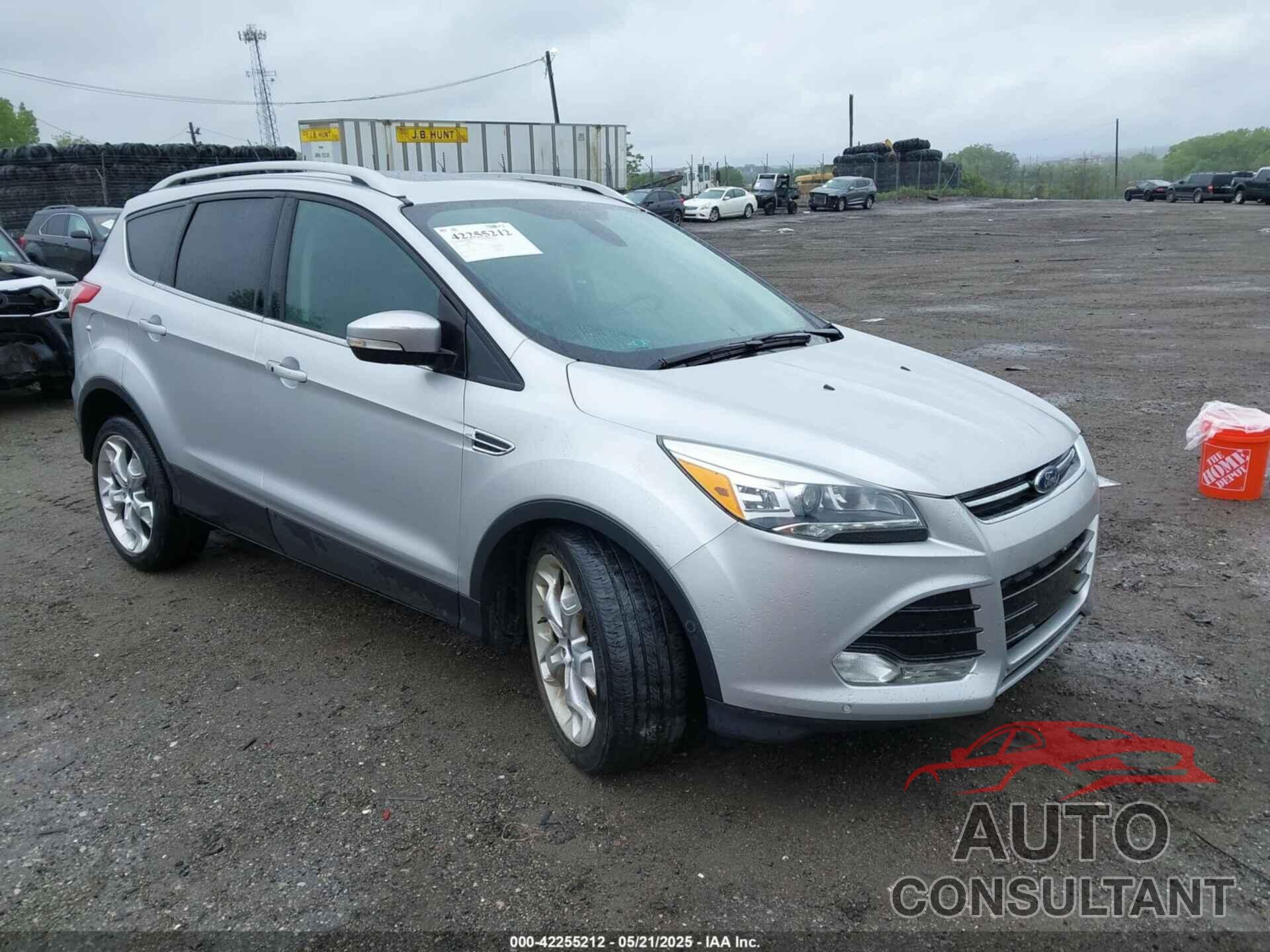 FORD ESCAPE 2015 - 1FMCU9J92FUA35901