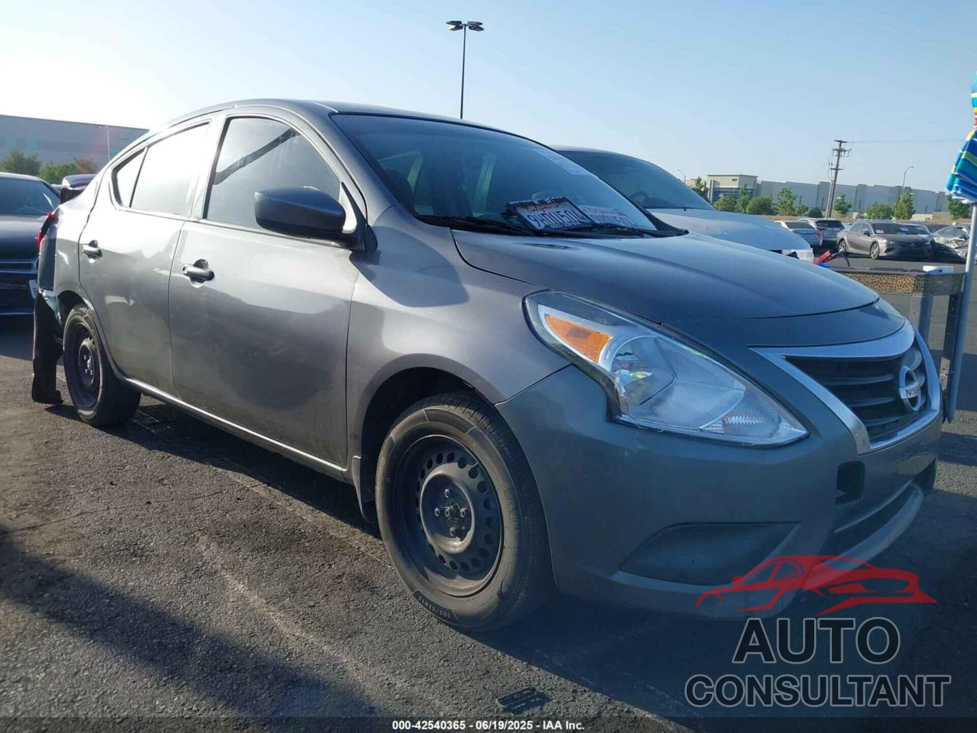 NISSAN VERSA 2017 - 3N1CN7AP0HL817313