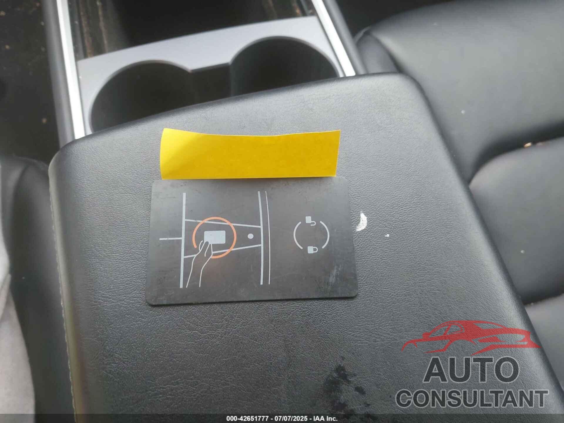 TESLA MODEL Y 2023 - 7SAYGDEE4PF857740